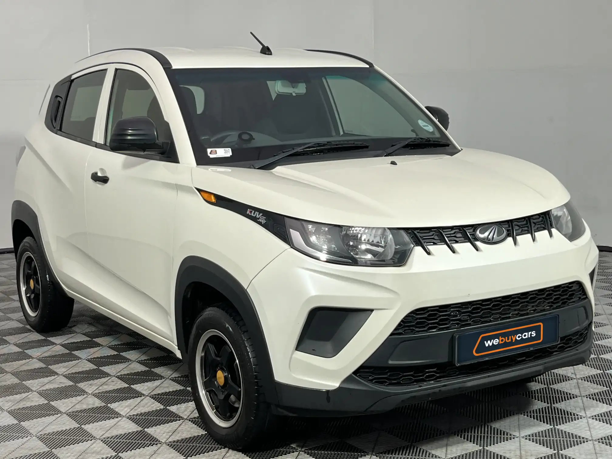 Mahindra KUV 100