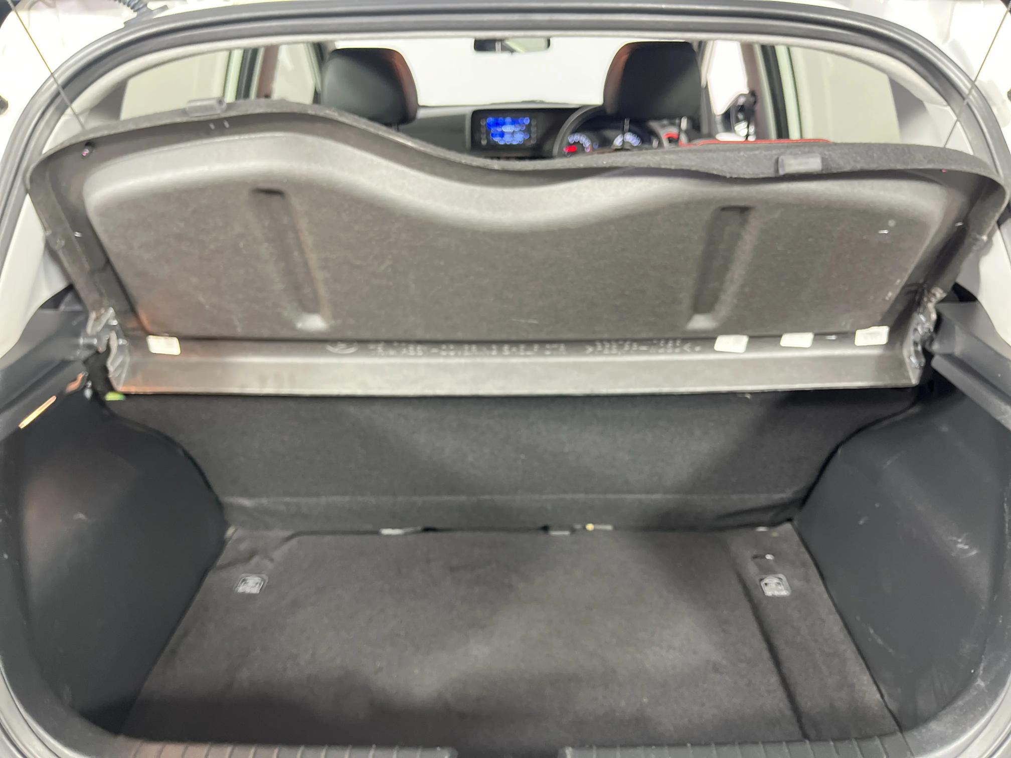 Hyundai Grand i10 1.0 Motion for sale in KZN - Durban - Carfind.co.za ...