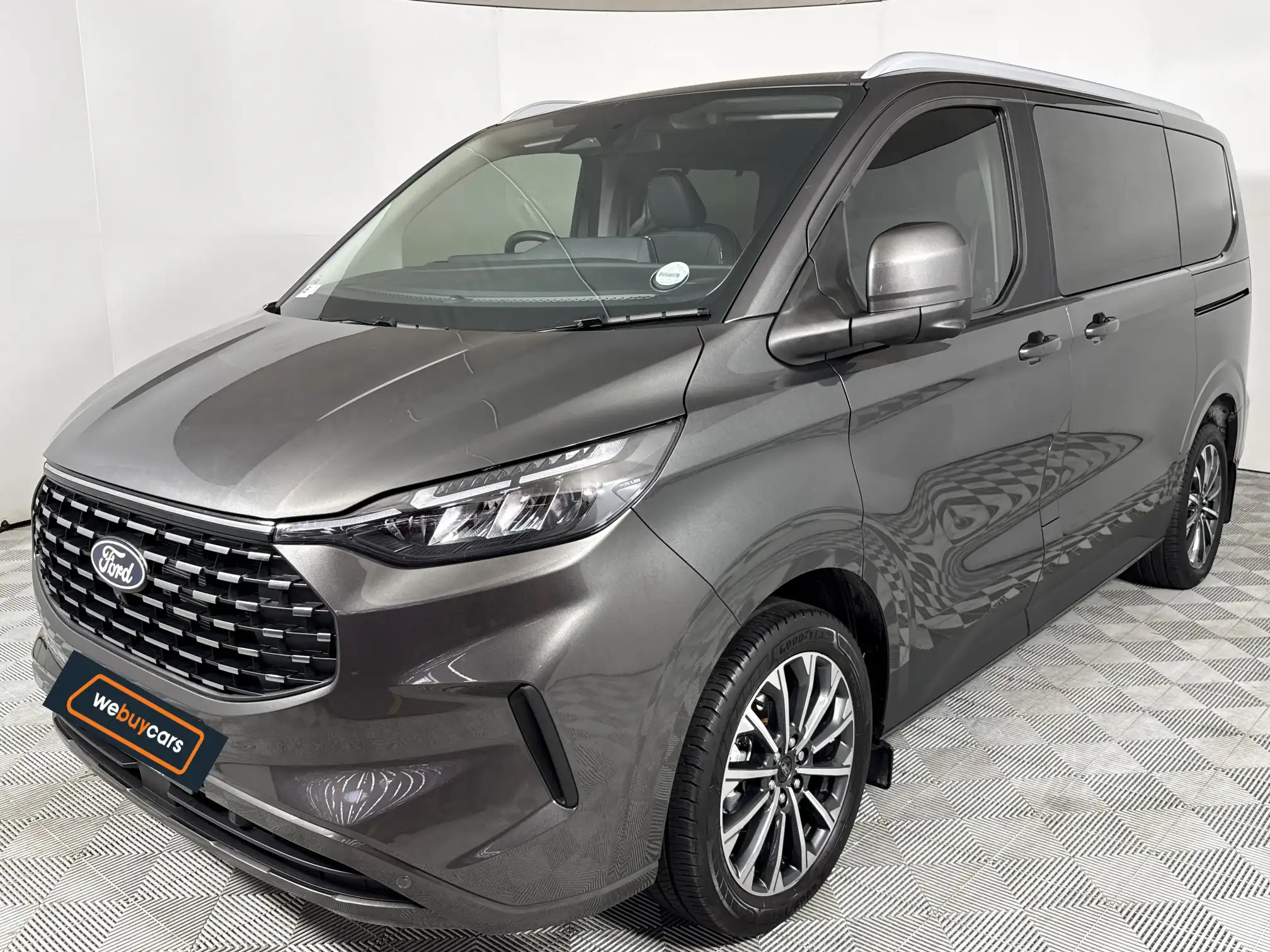 2025 Ford Tourneo