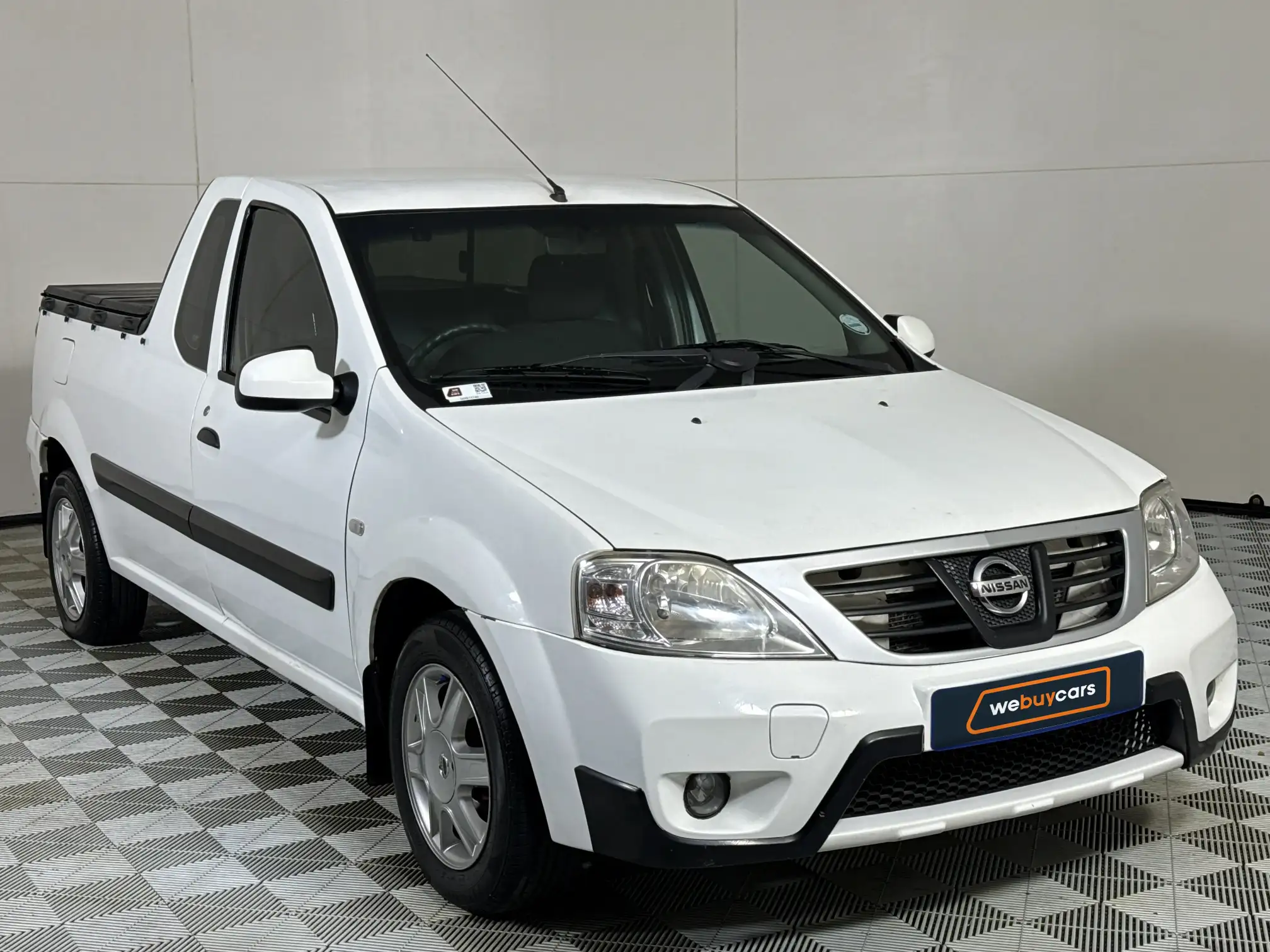 Nissan NP200