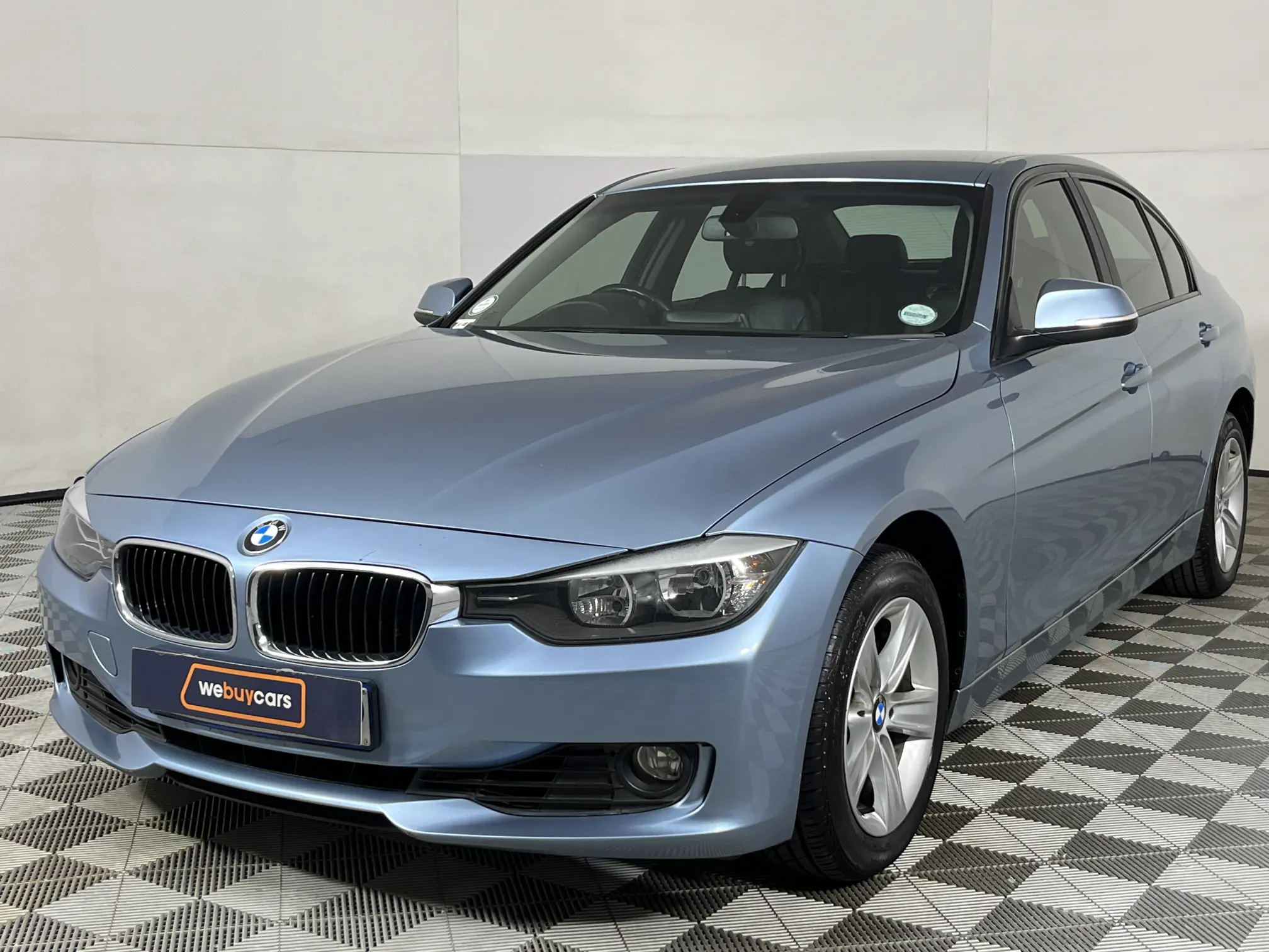 2012 BMW 3 Series 320i (F30)