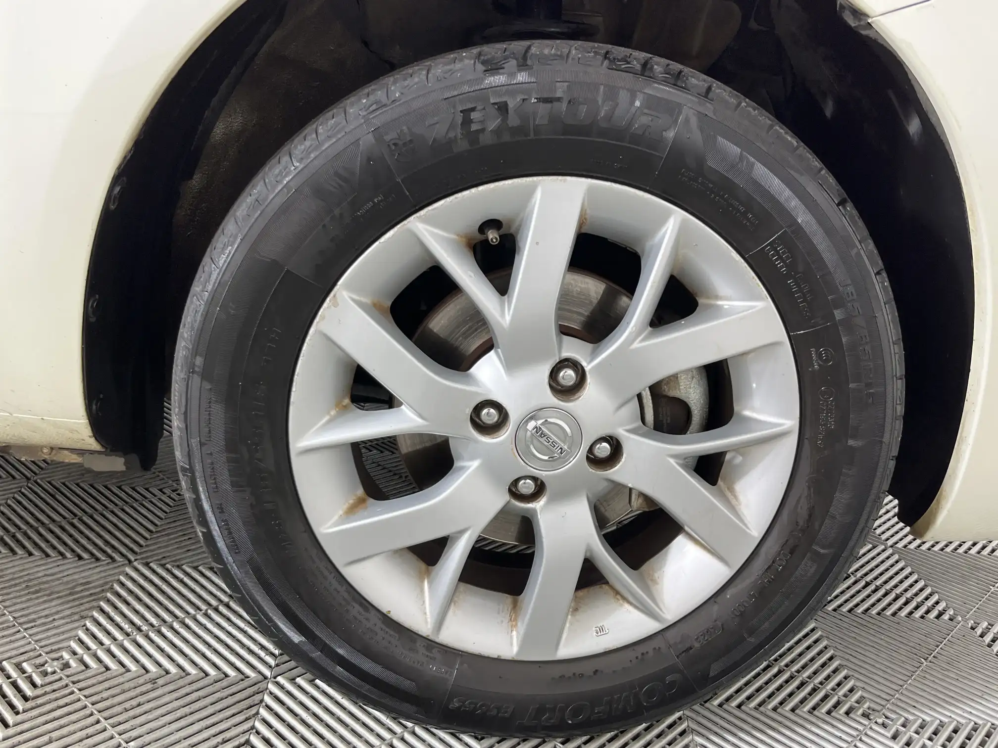 Nissan Almera