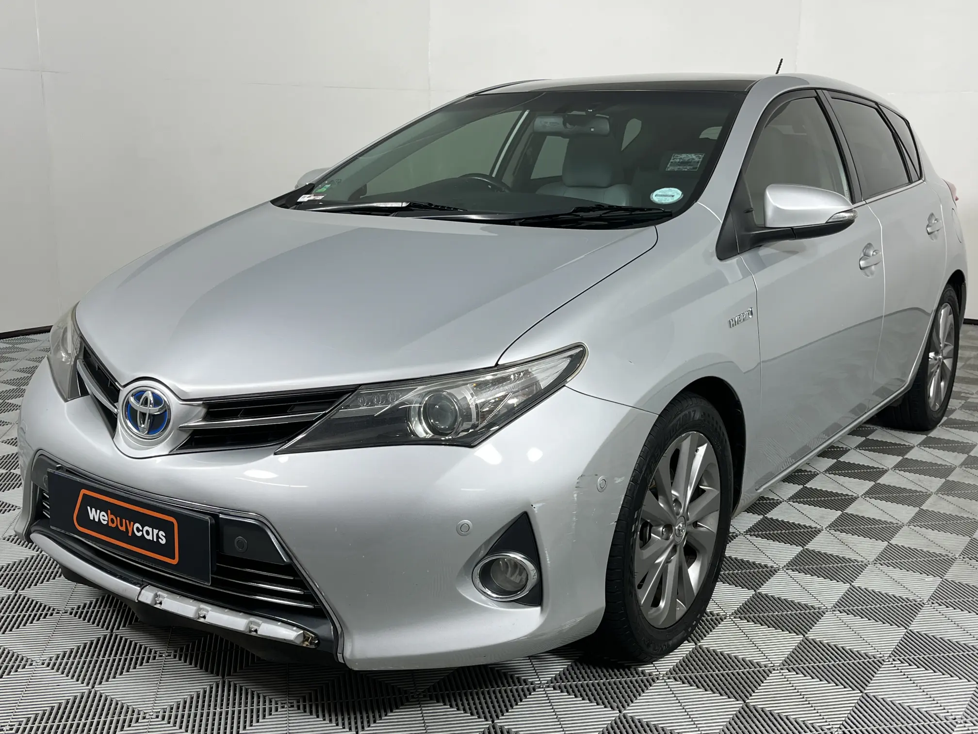 2015 Toyota Auris 1.8 XR HSD (hybrid)