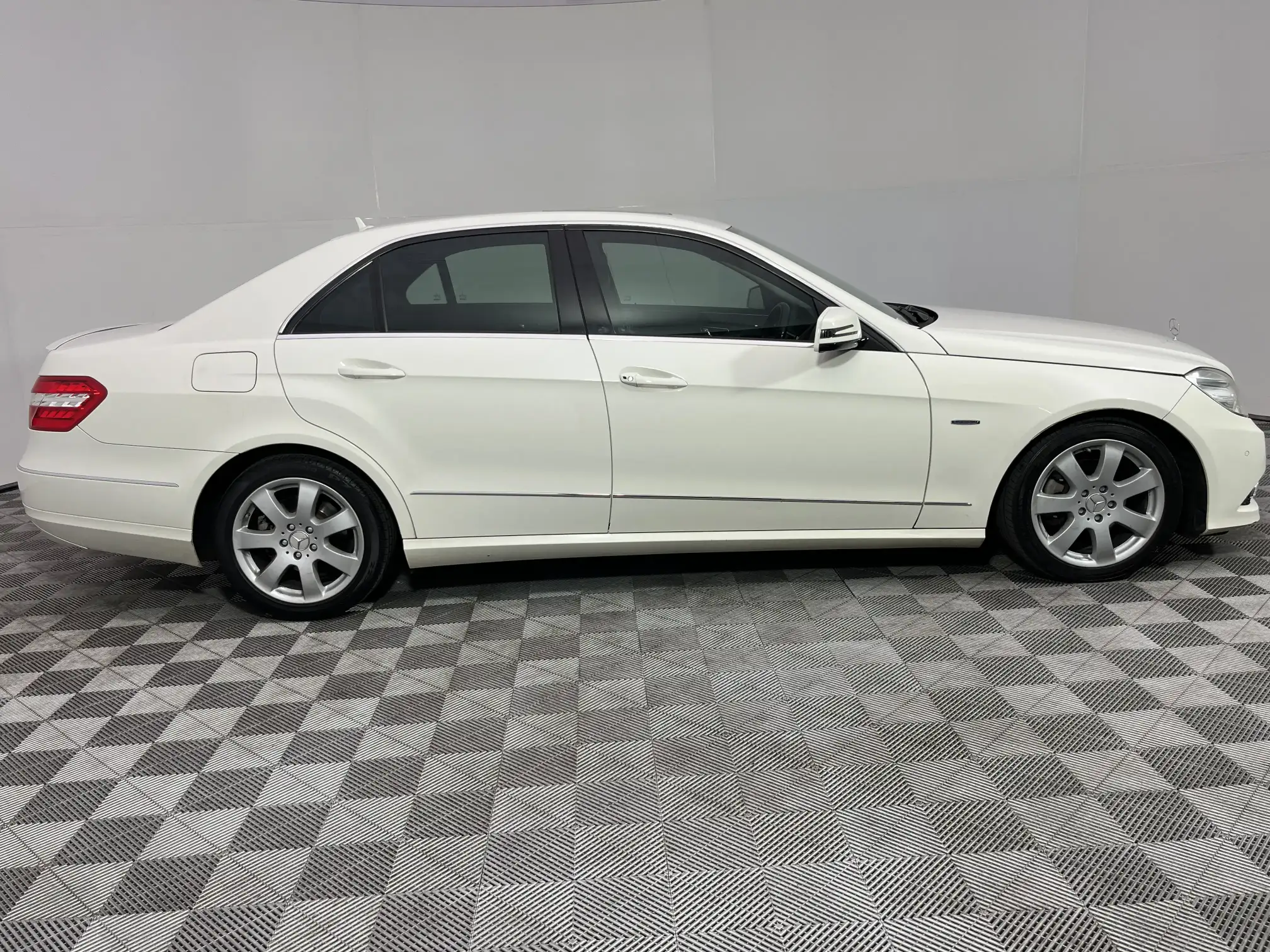 Mercedes-Benz E Class Sedan
