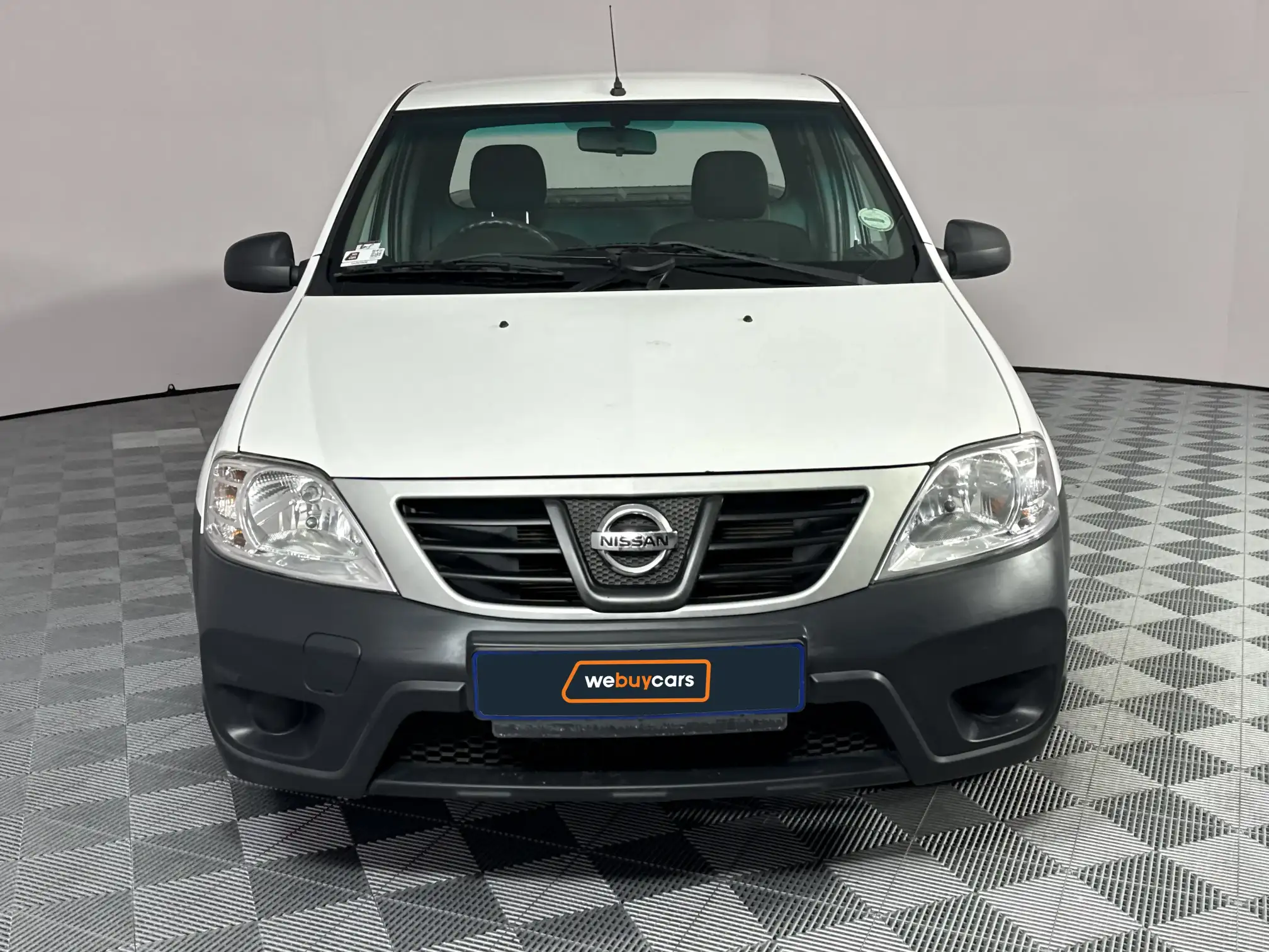 Nissan NP200