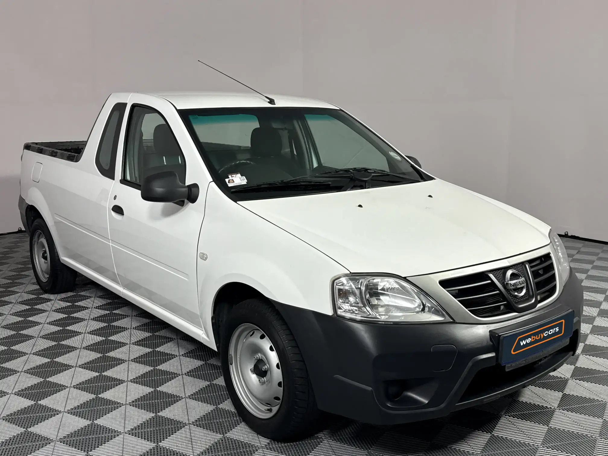Nissan NP200