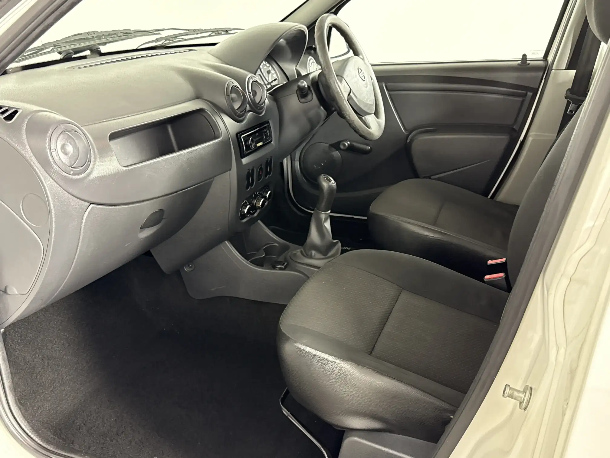 Nissan NP200
