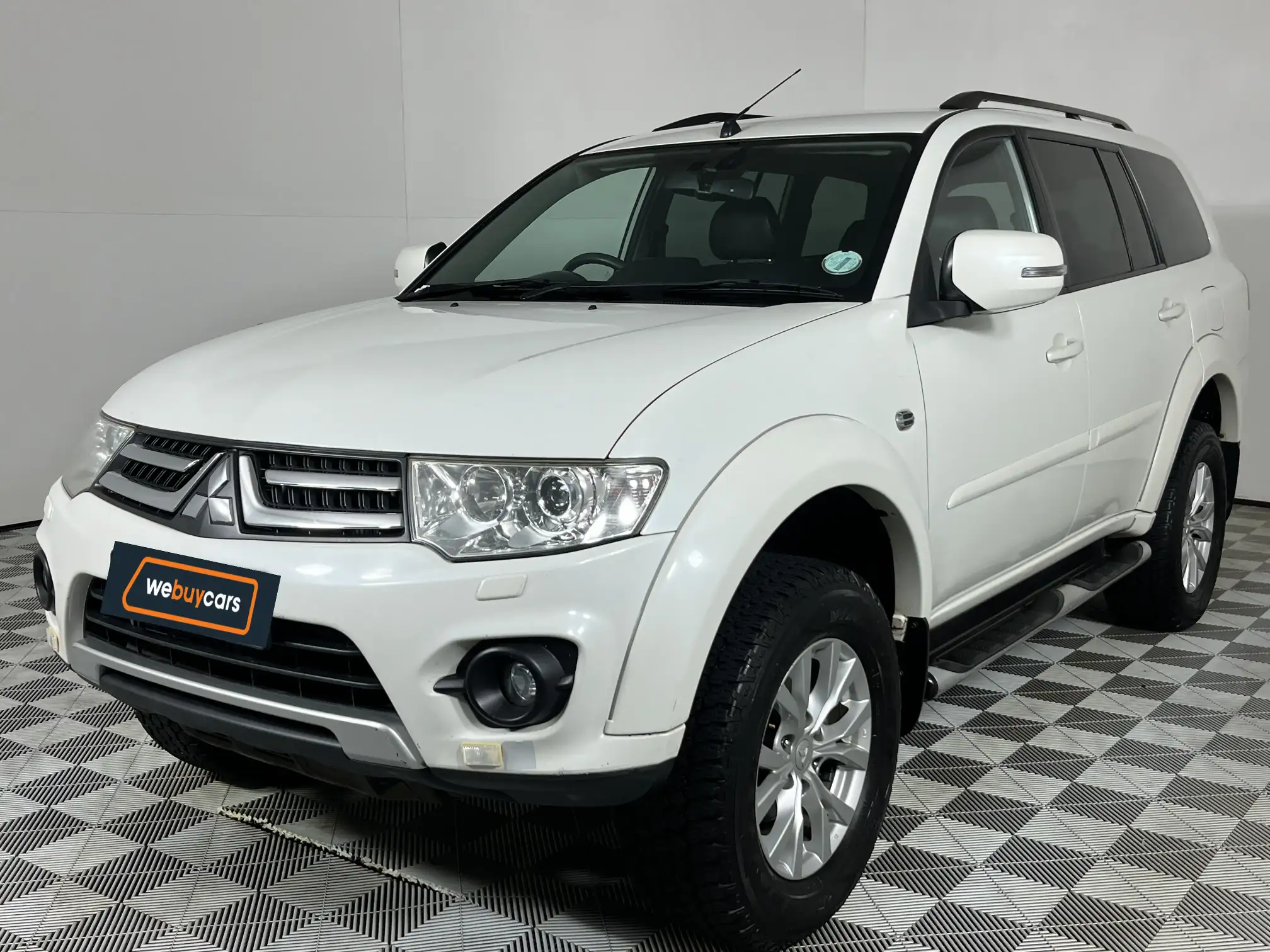 2013 Mitsubishi Pajero