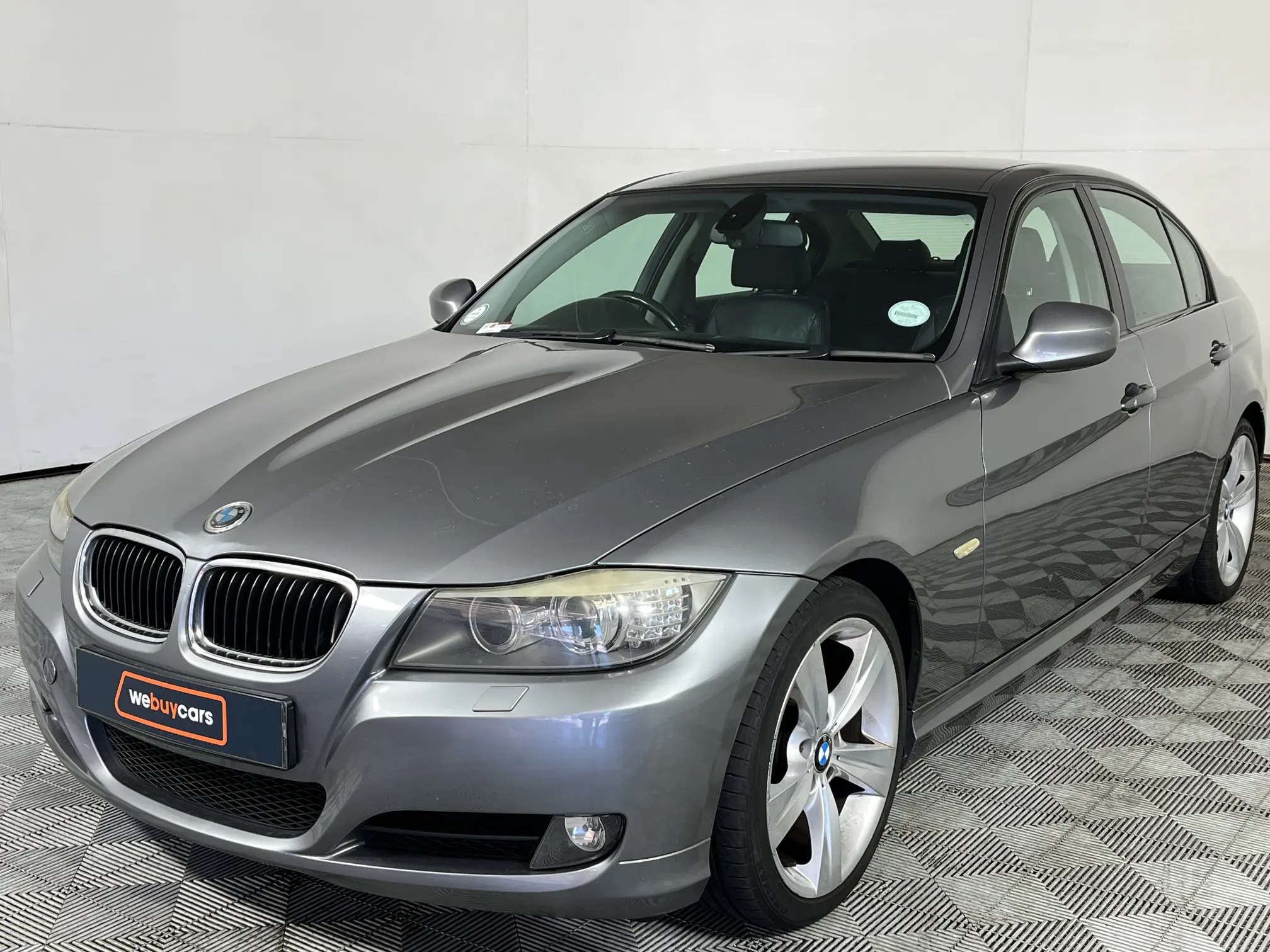 2009 BMW 3 Series 320i (E90)