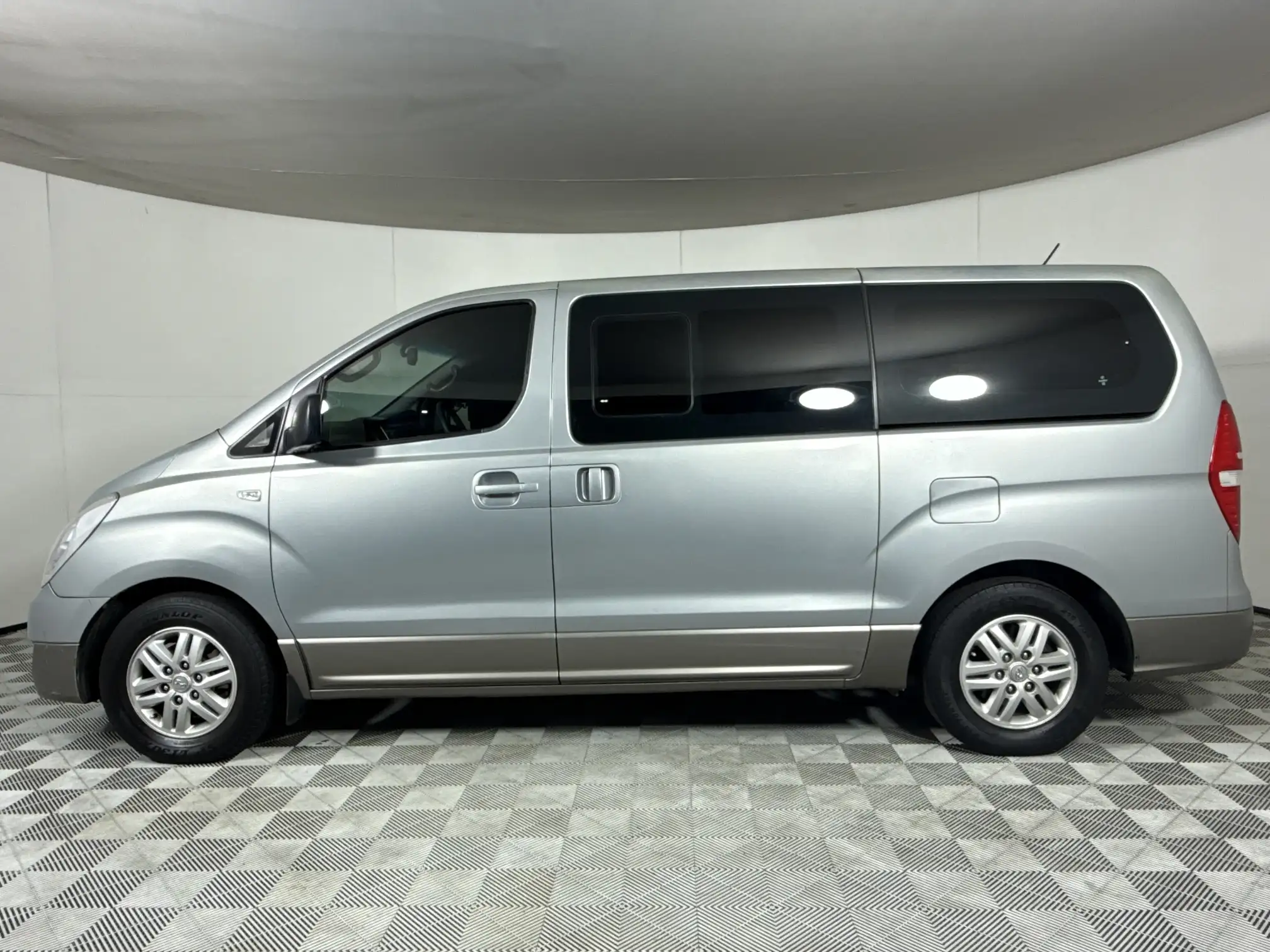 Hyundai H-1