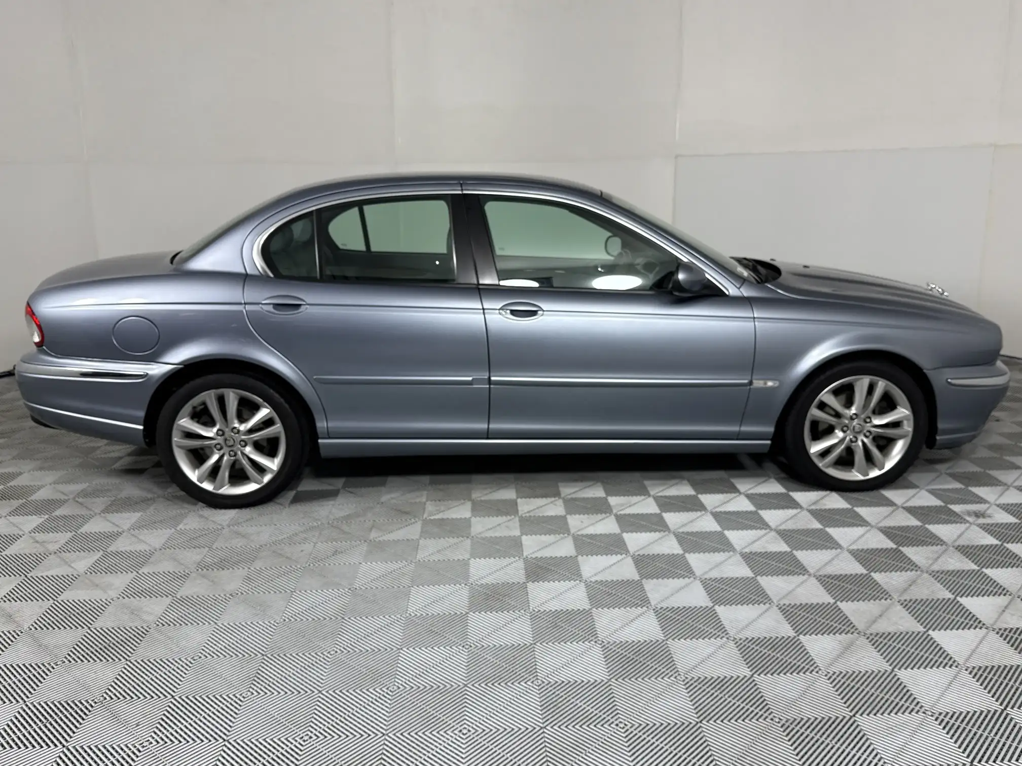 Jaguar X-Type