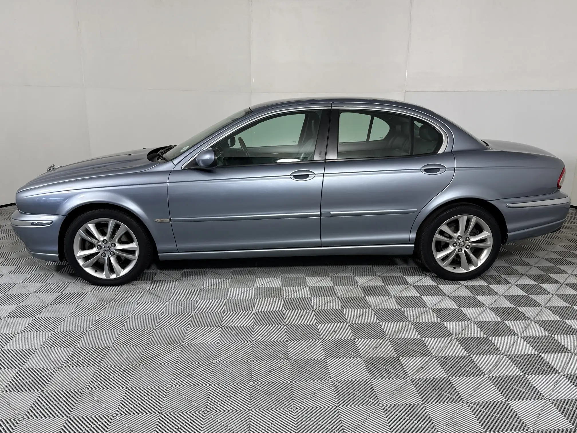 Jaguar X-Type