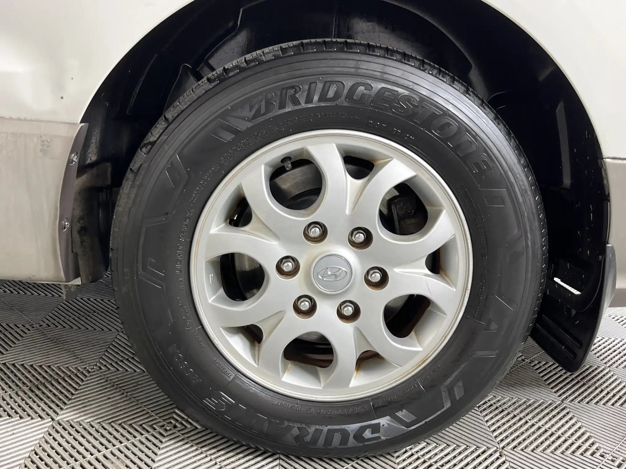 Hyundai H-1