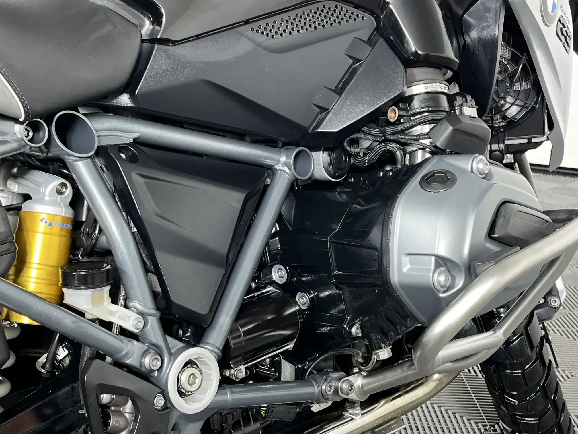 BMW R Series