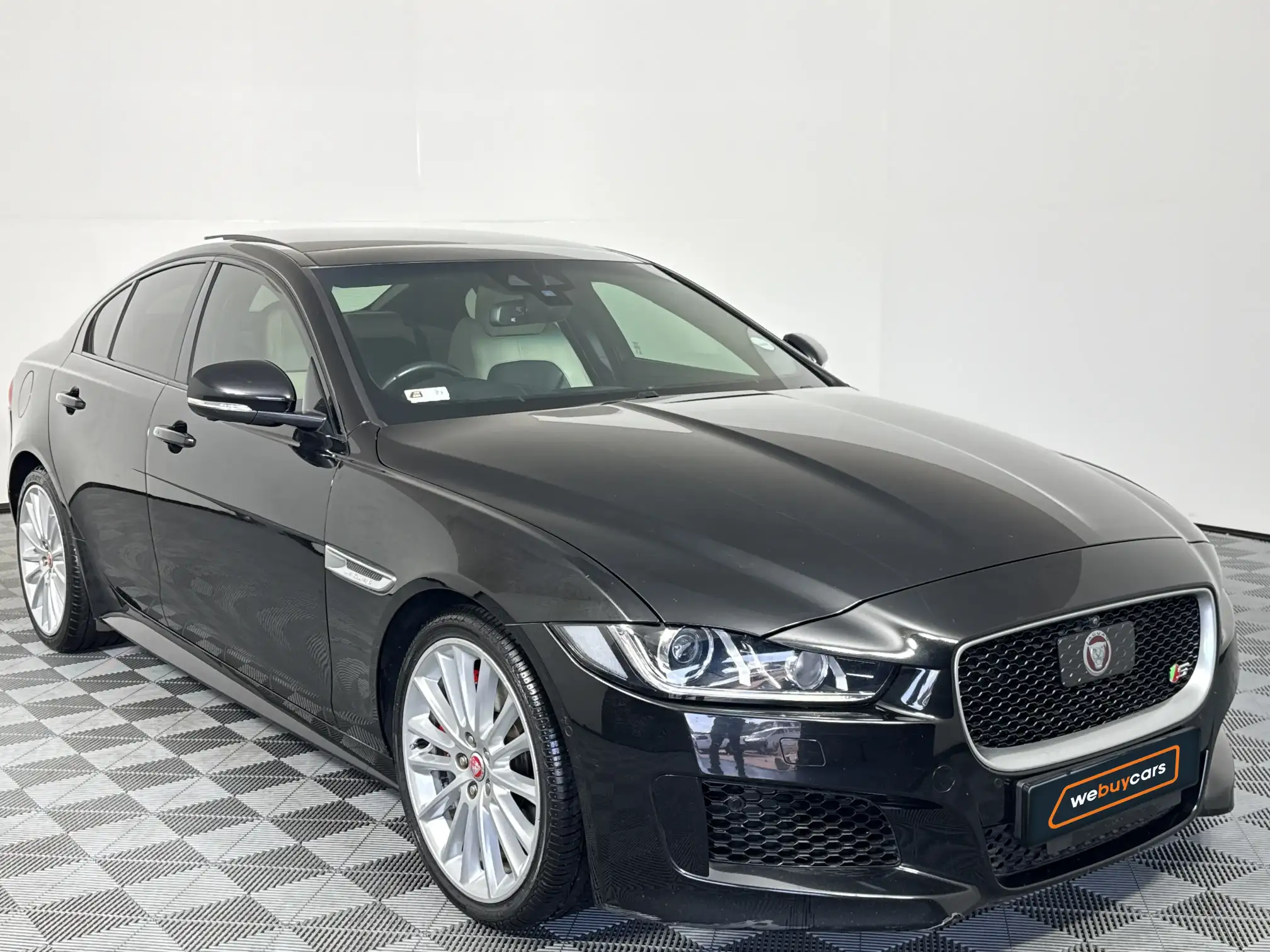 Jaguar XE