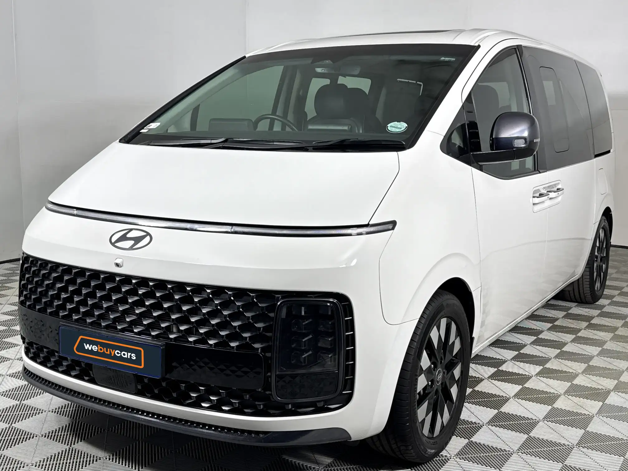 2025 Hyundai Staria