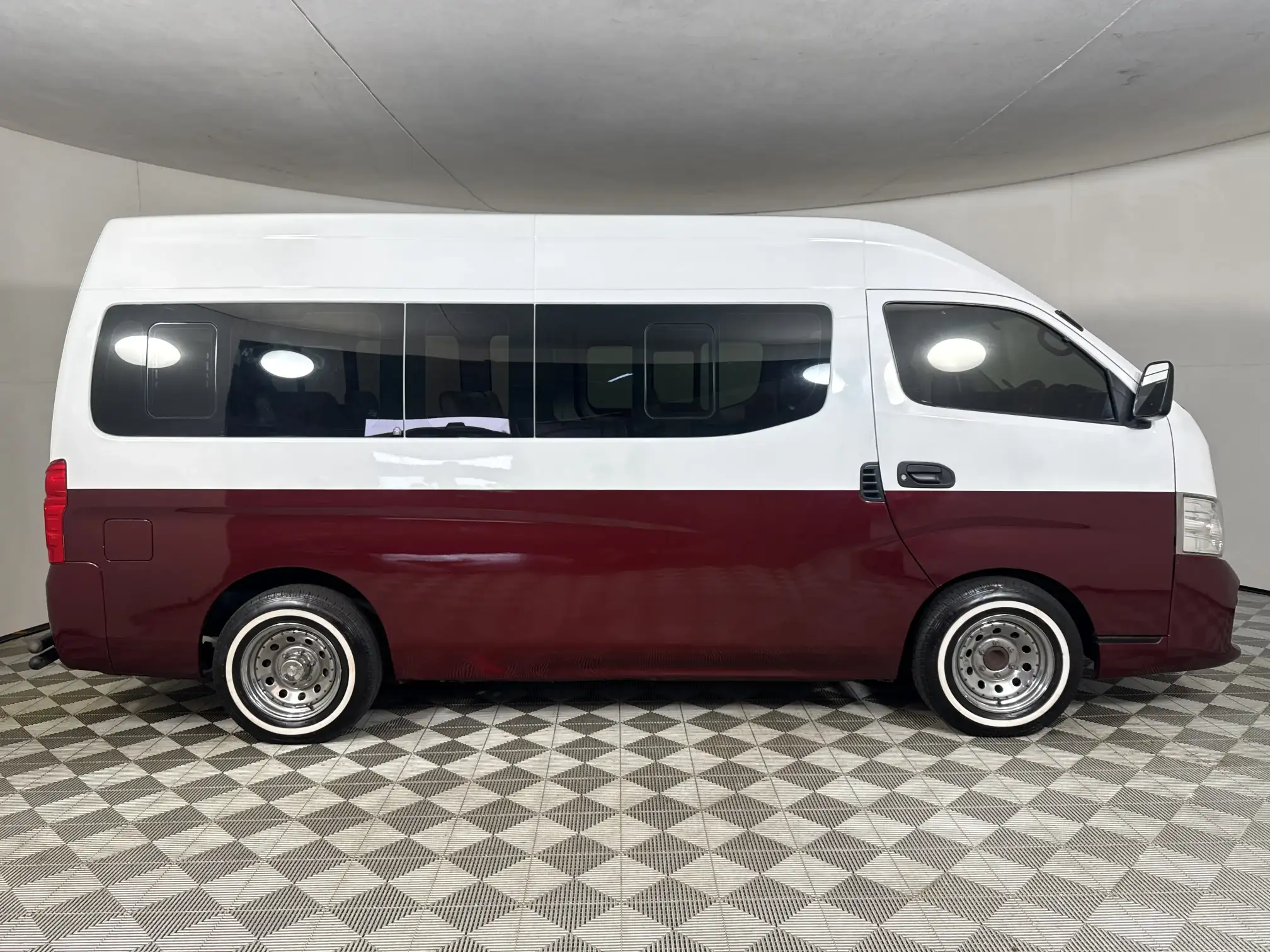 Nissan Nv350