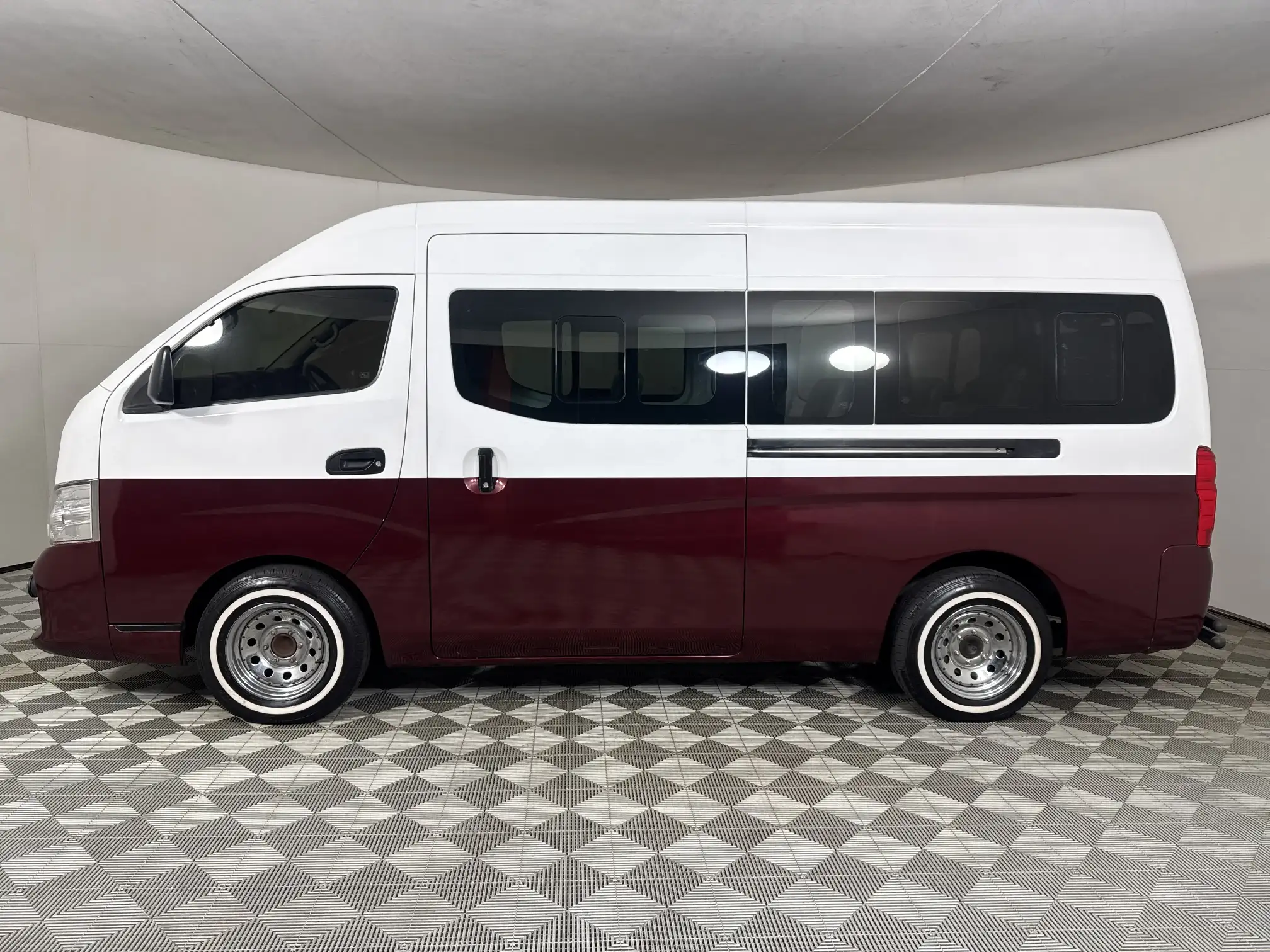 Nissan Nv350