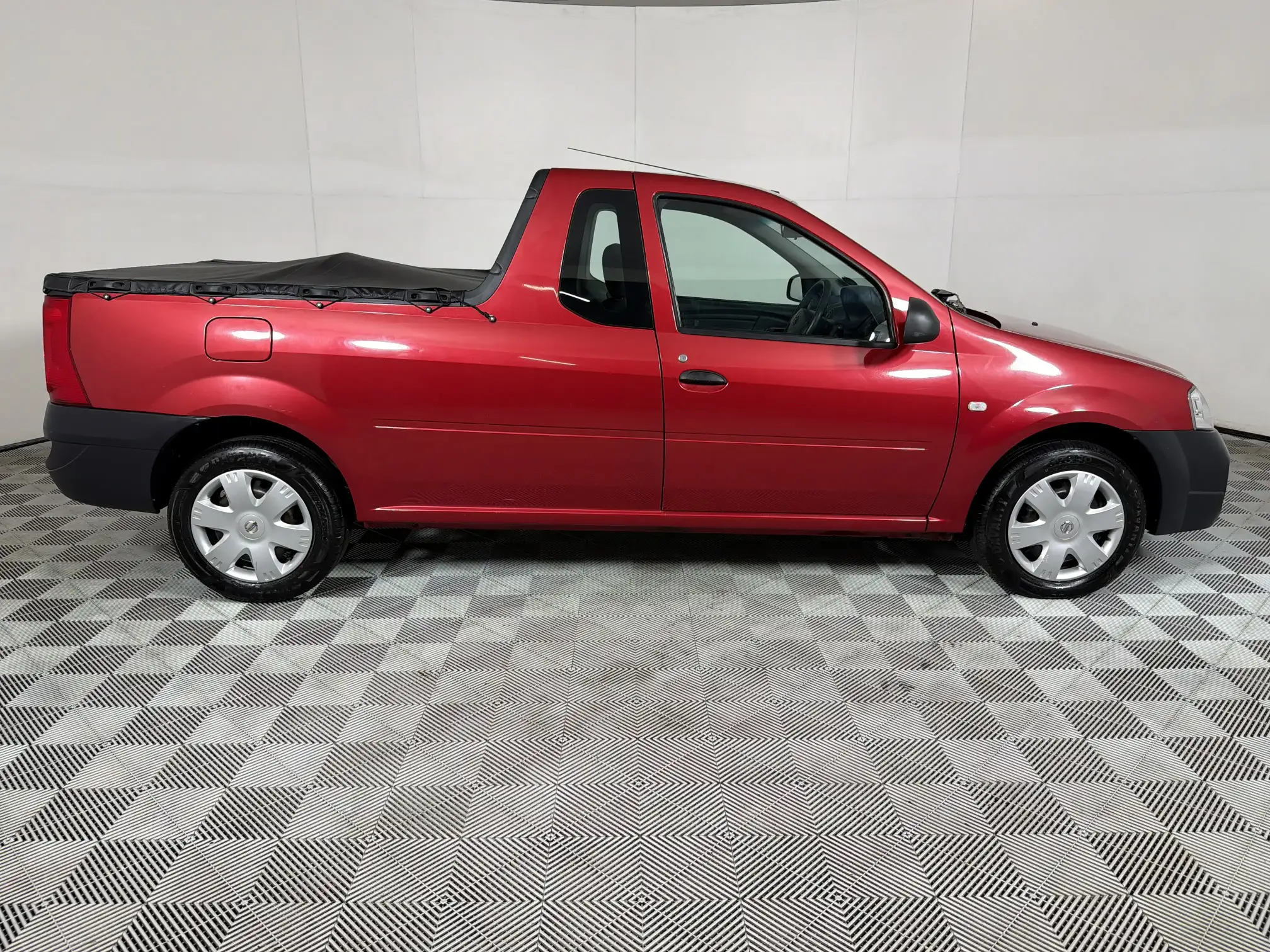 Nissan NP200