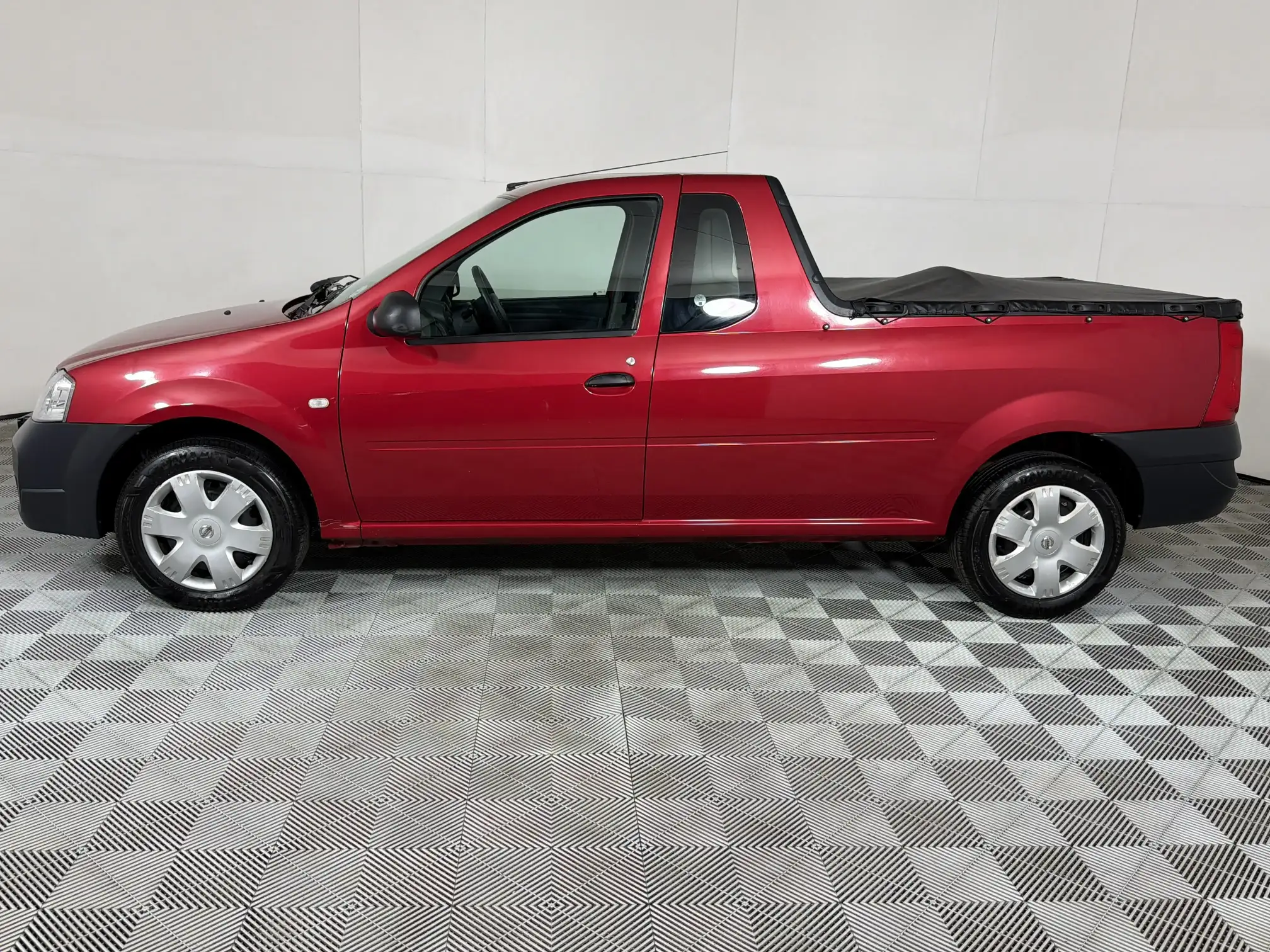 Nissan NP200