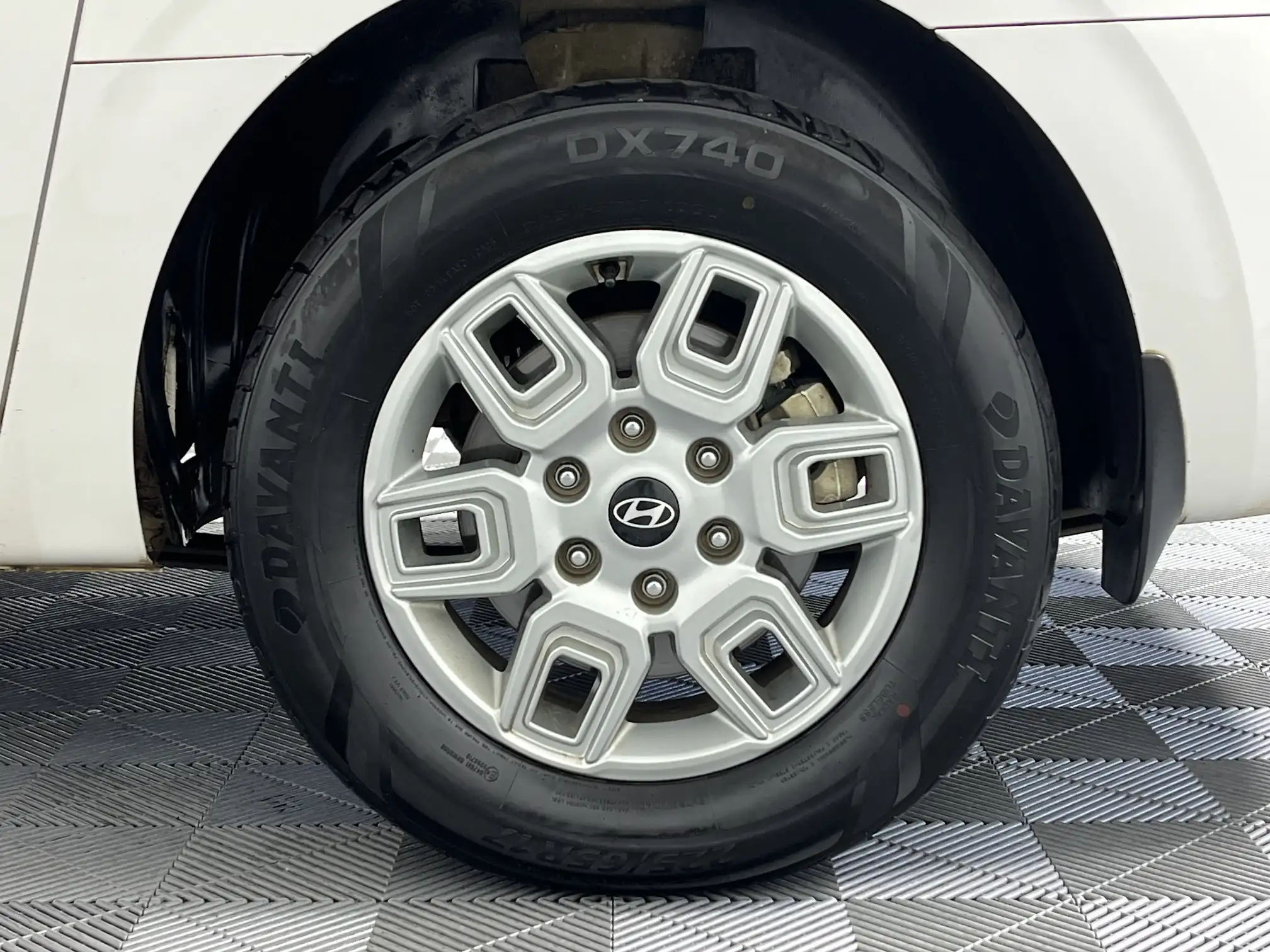 Hyundai Staria