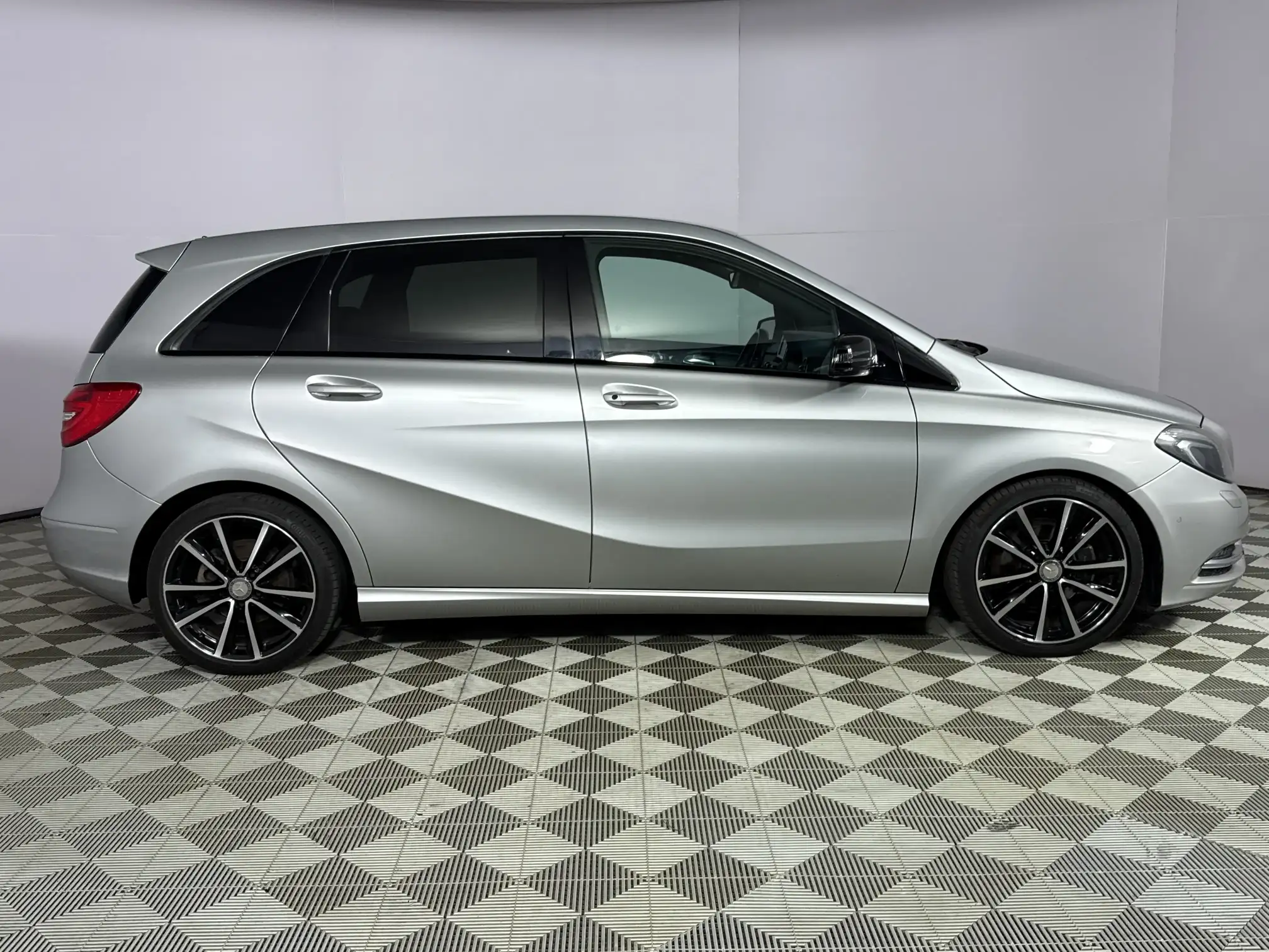 Mercedes-Benz B Class