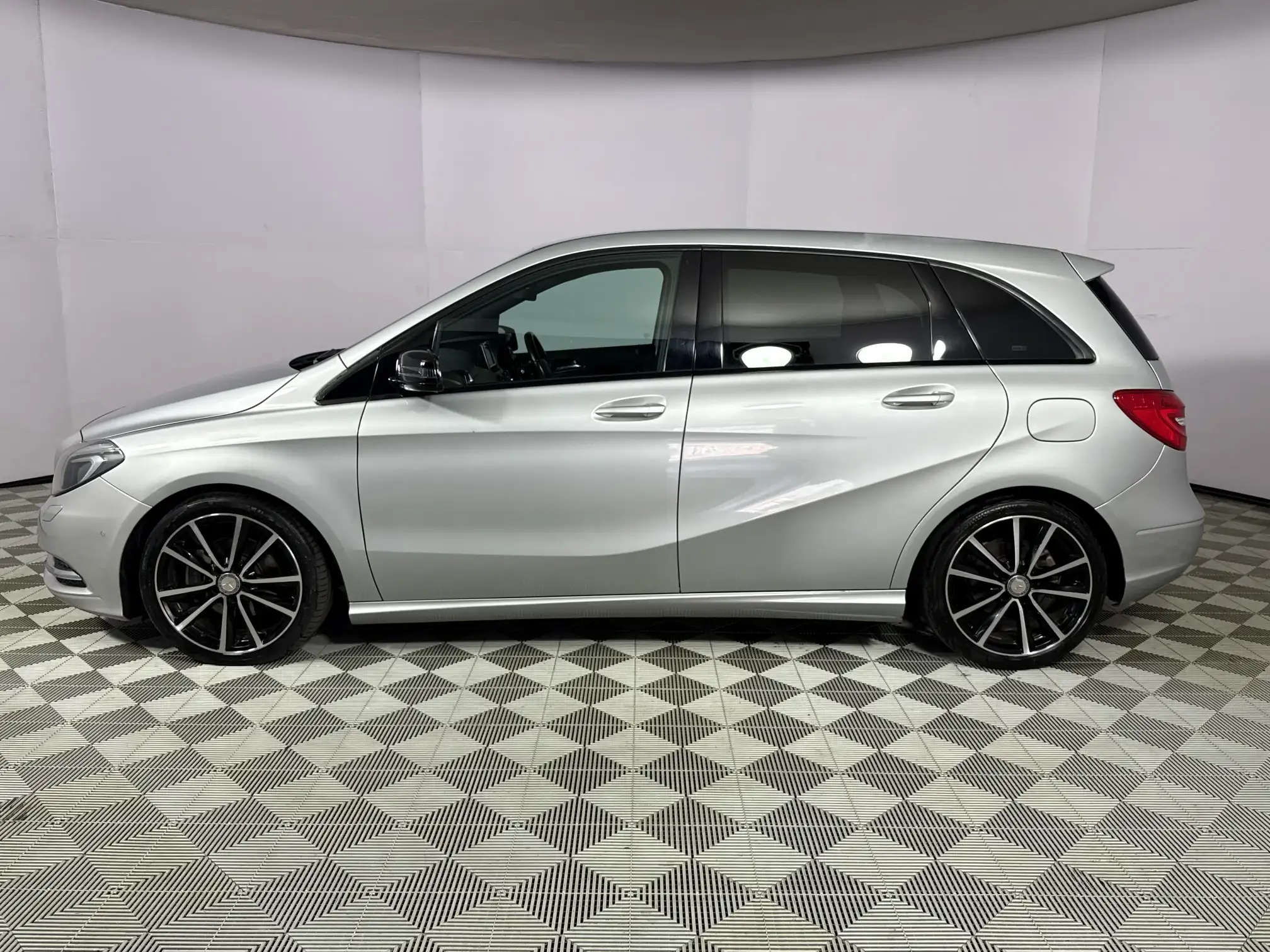 Mercedes-Benz B Class