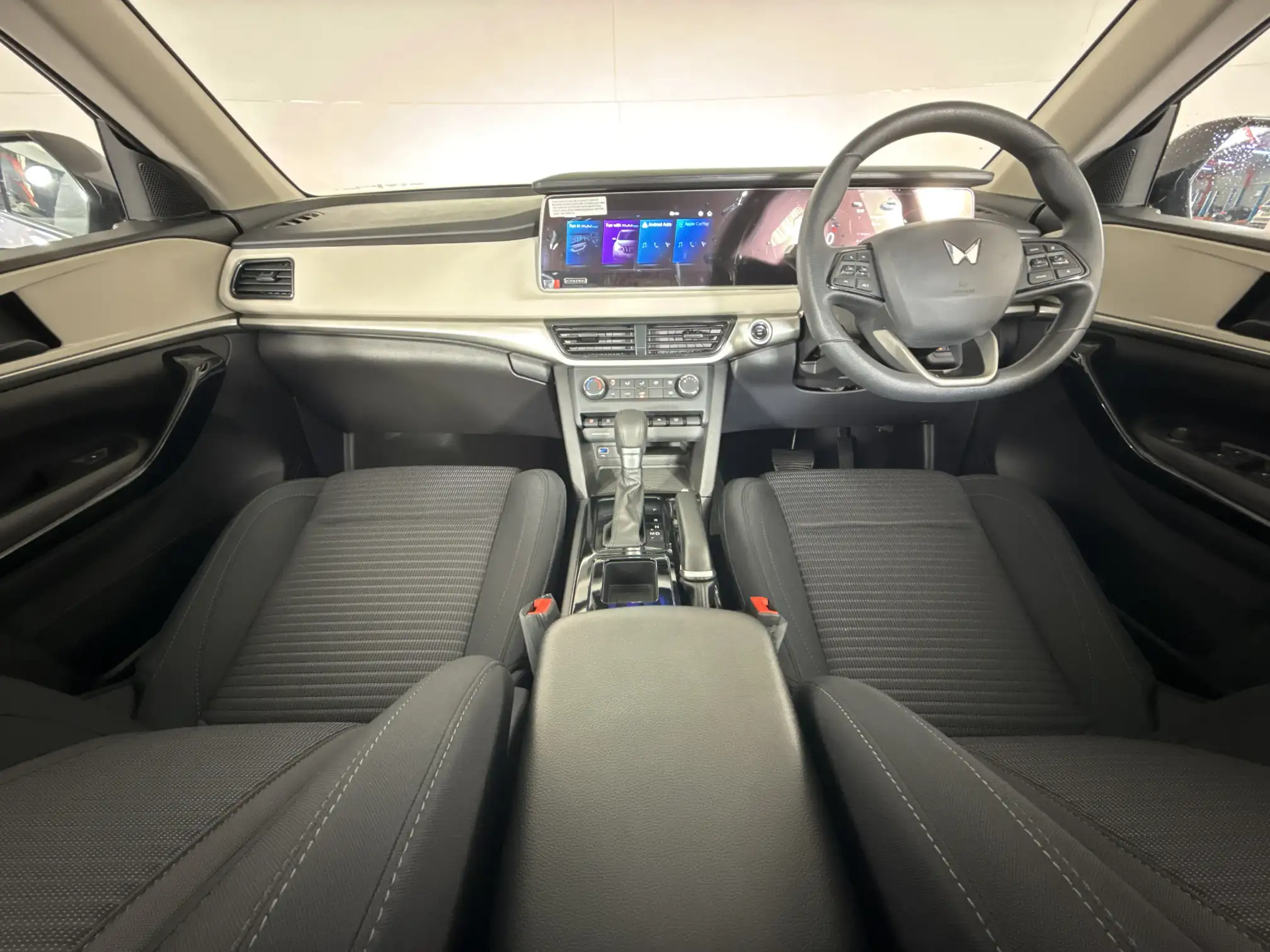 Mahindra XUV 700