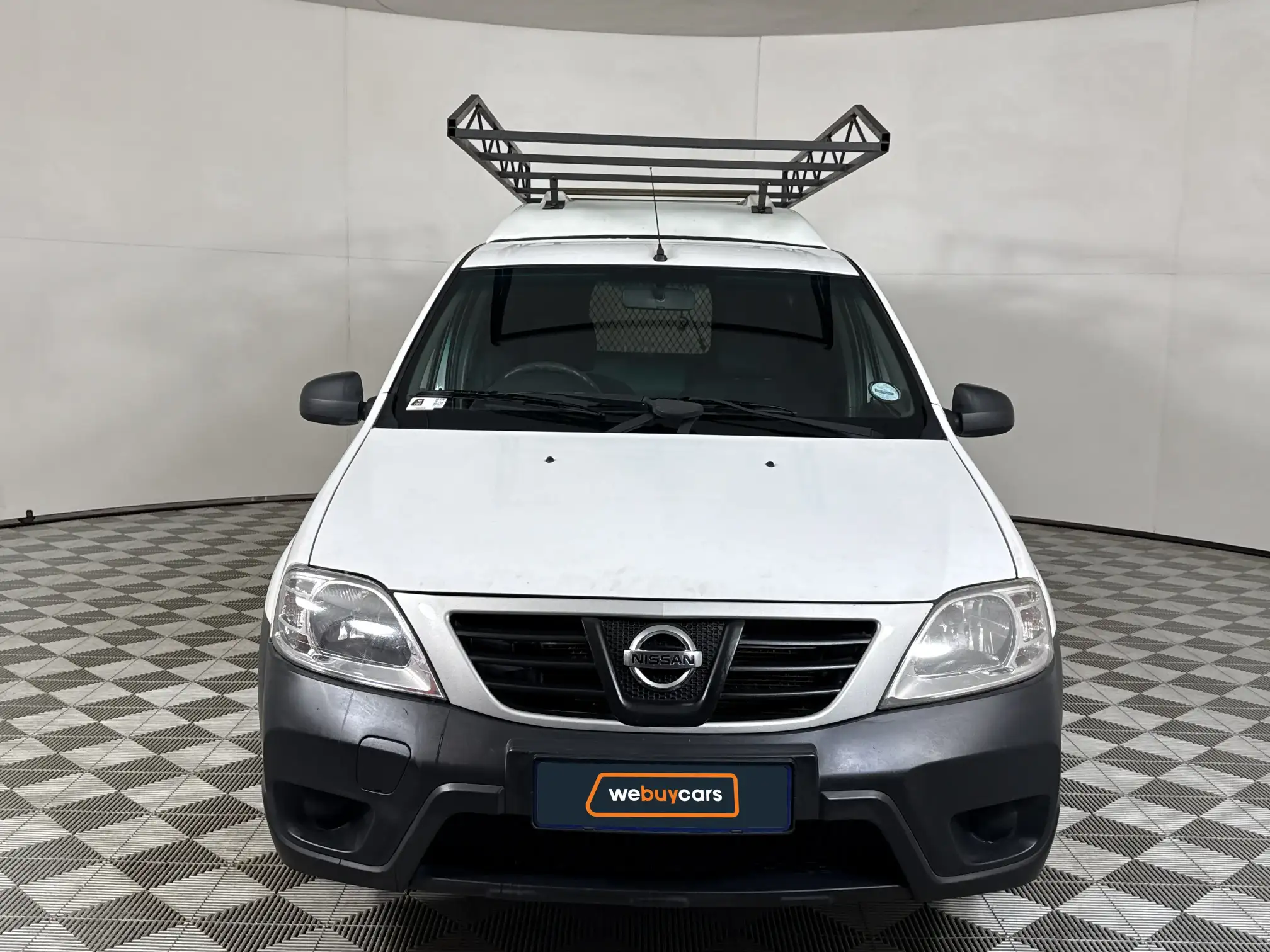 Nissan NP200
