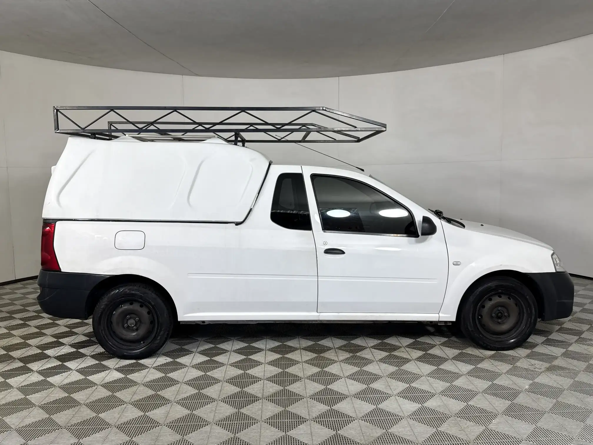 Nissan NP200