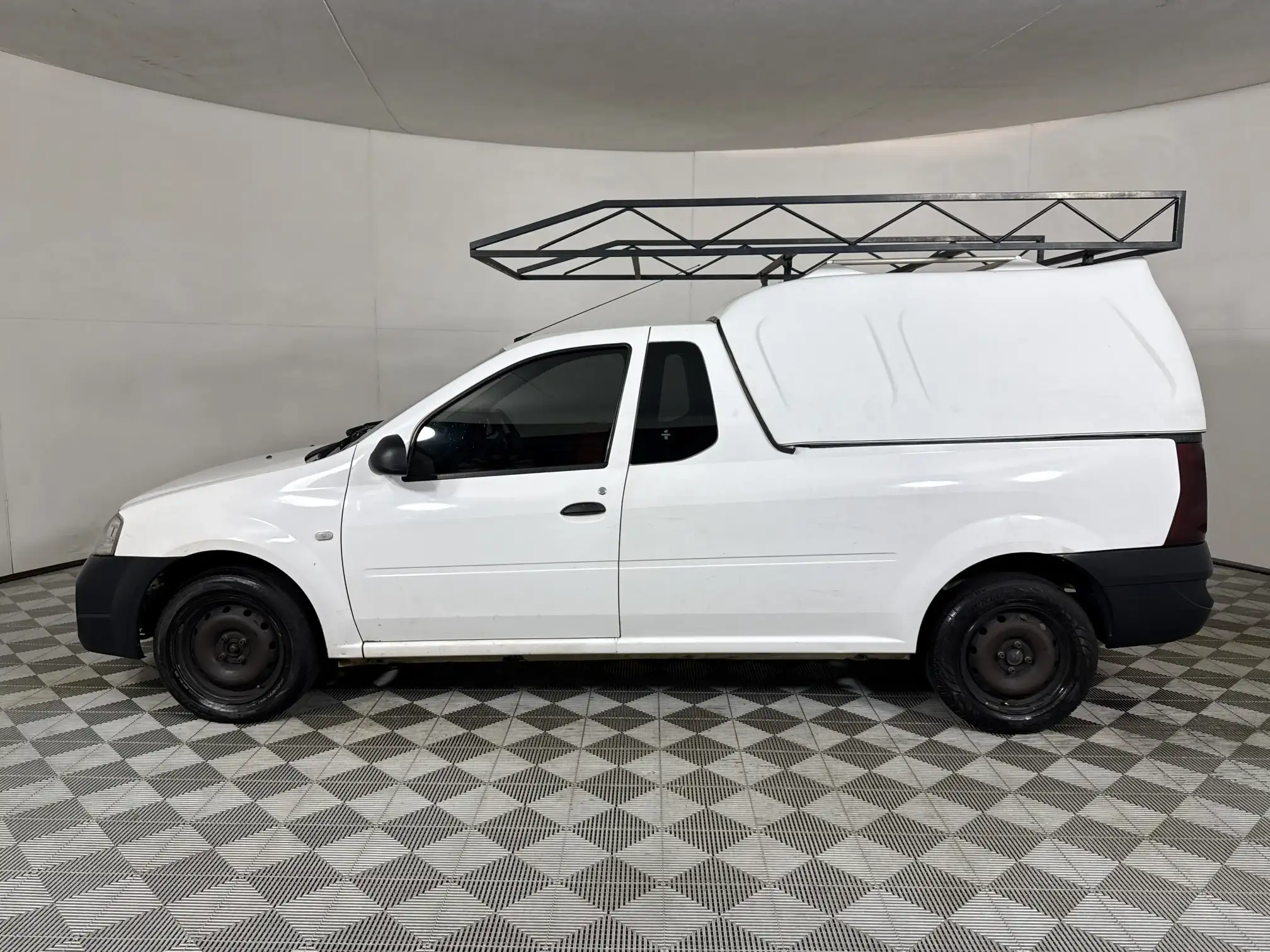 Nissan NP200