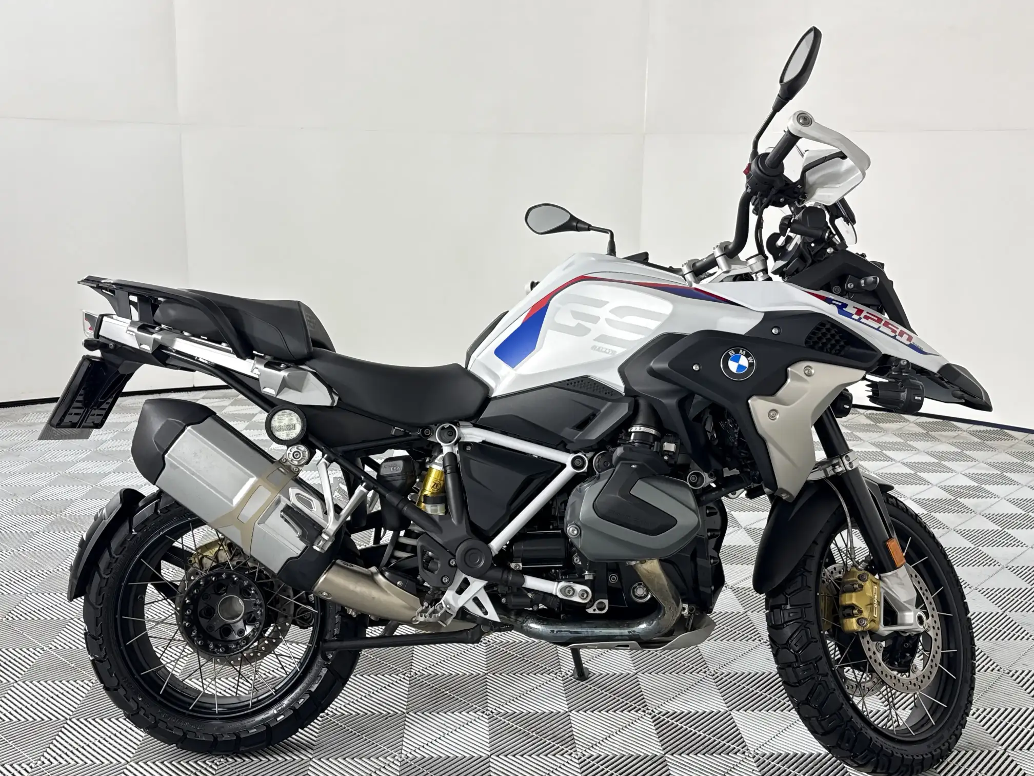 2023 BMW R Series
