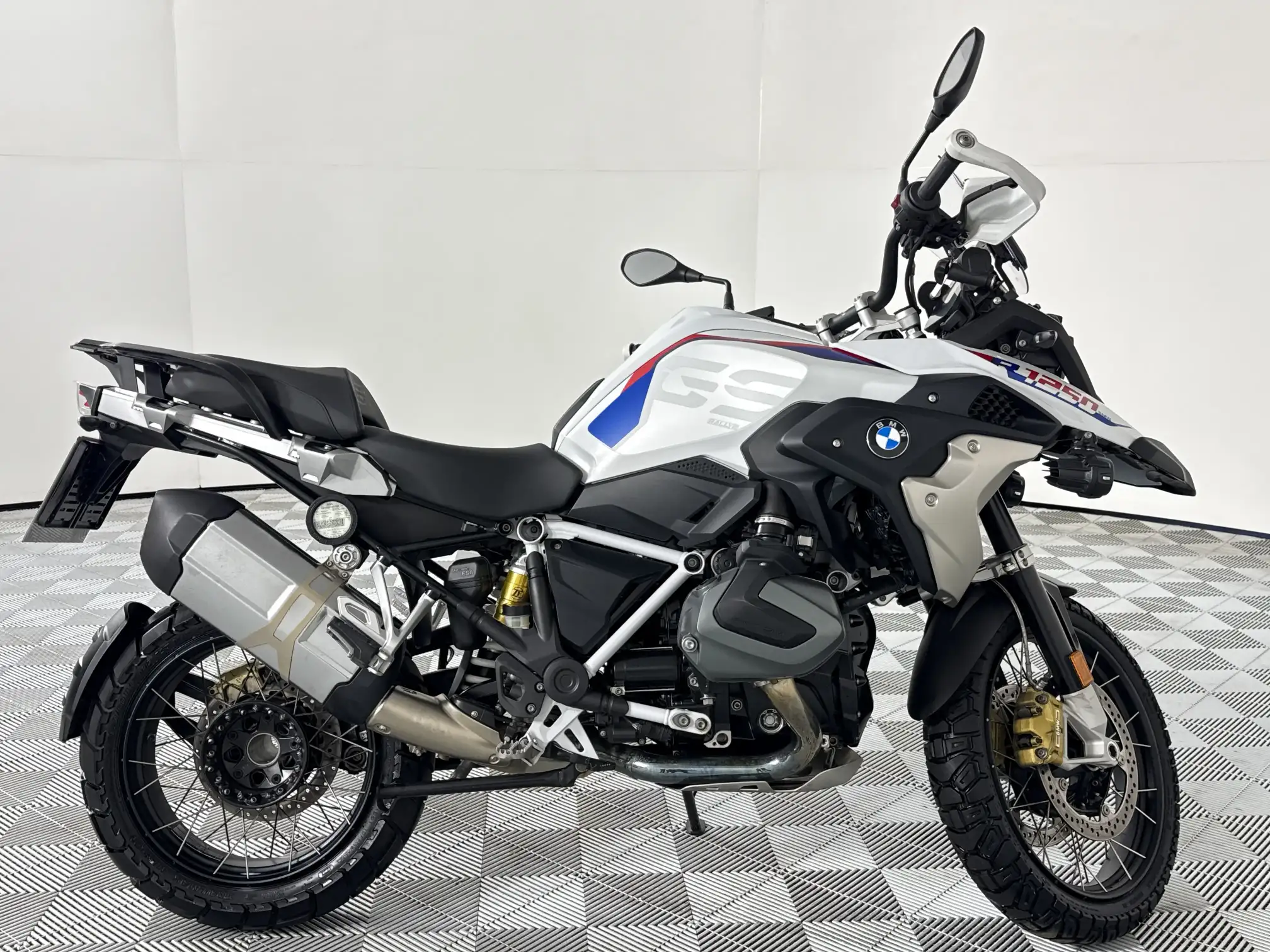BMW R Series