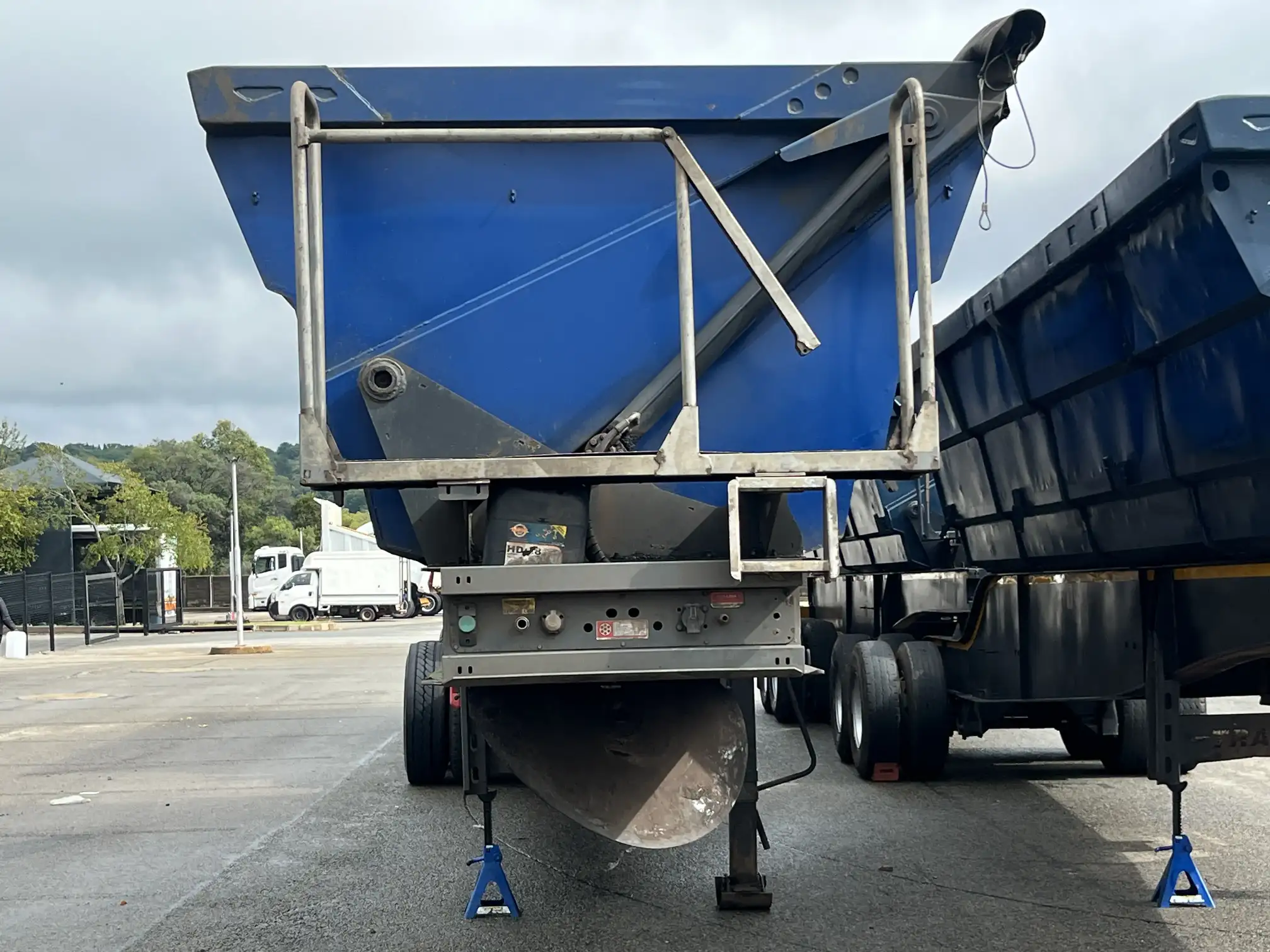 Trailmax Side Tipper