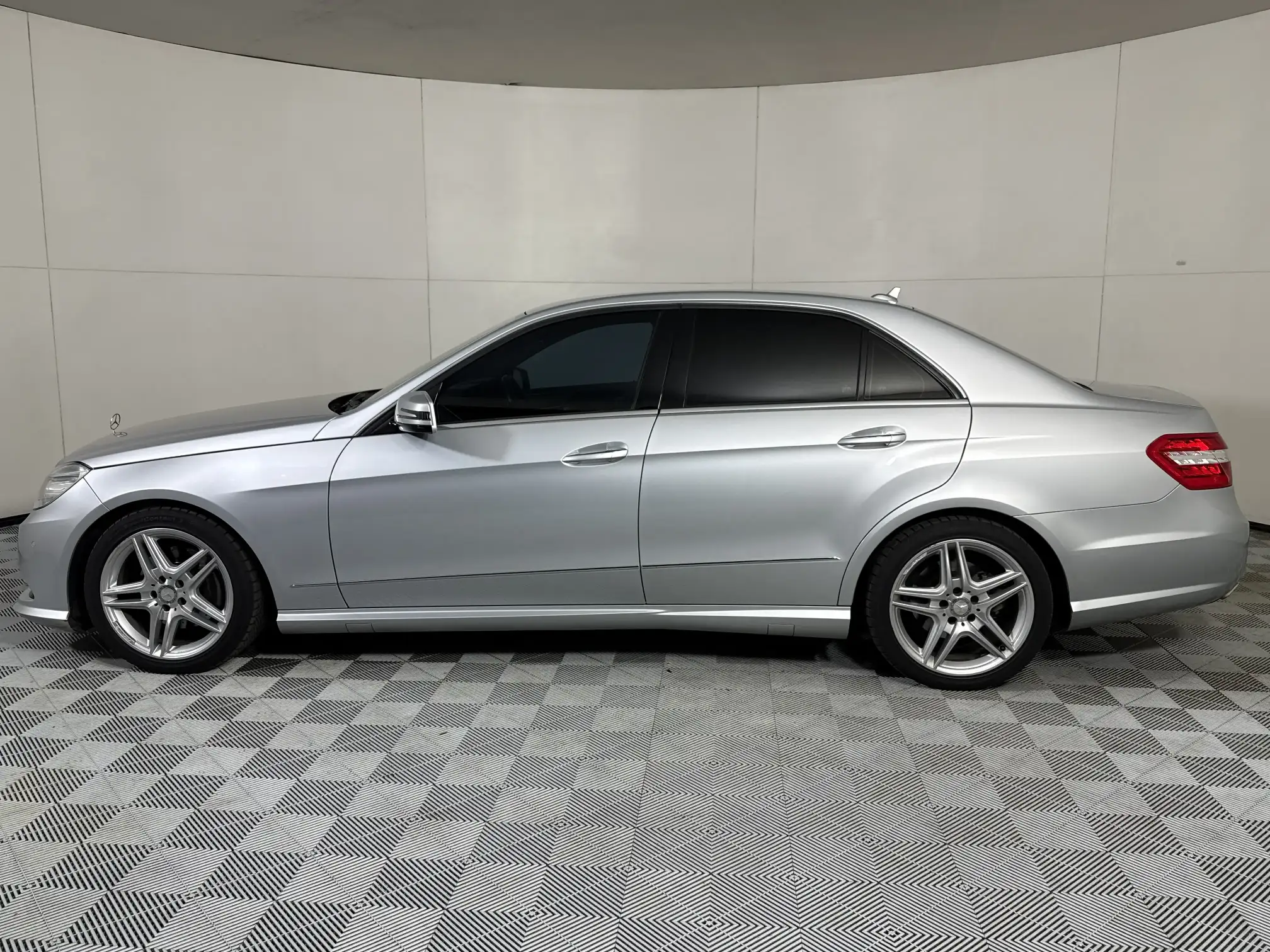 Mercedes-Benz E Class Sedan