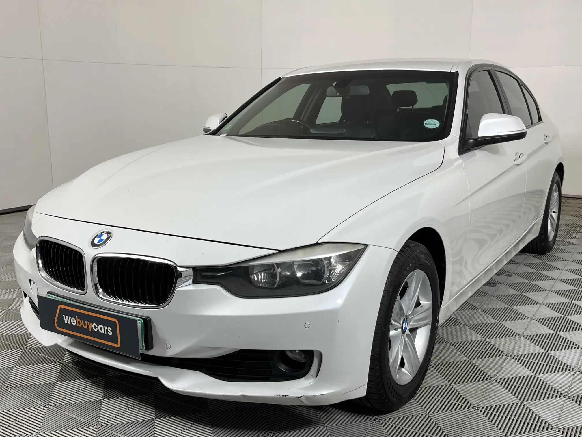 2014 BMW 3 Series 320i (F30)