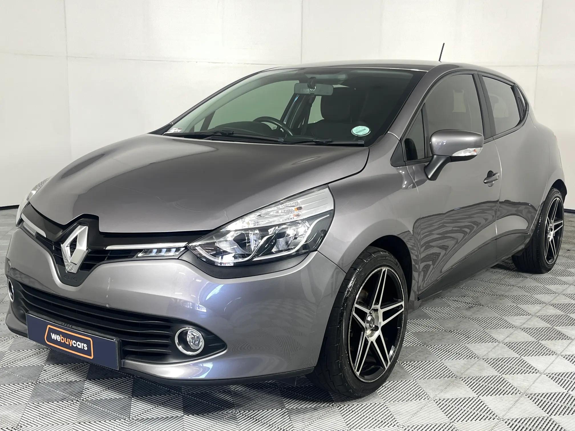 2017 Renault Clio IV 900 T Expression 5-Door (66 KW)