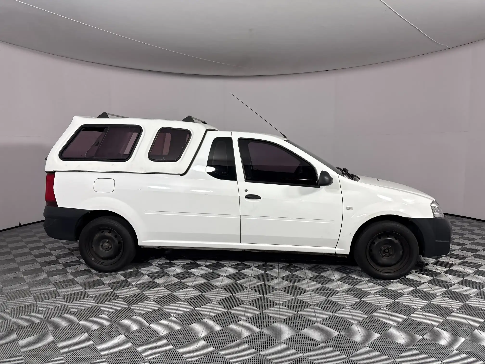 Nissan NP200