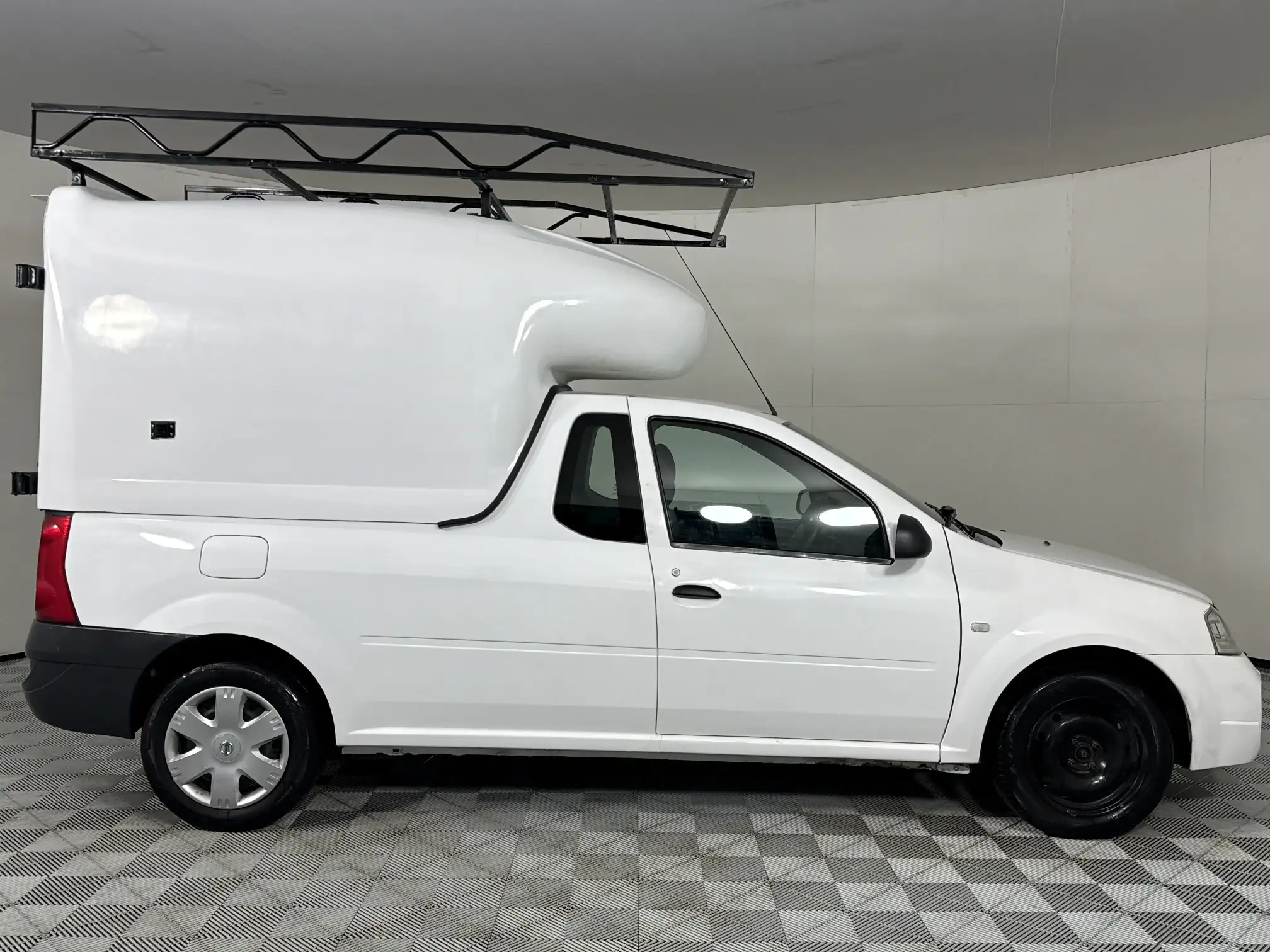 Nissan NP200
