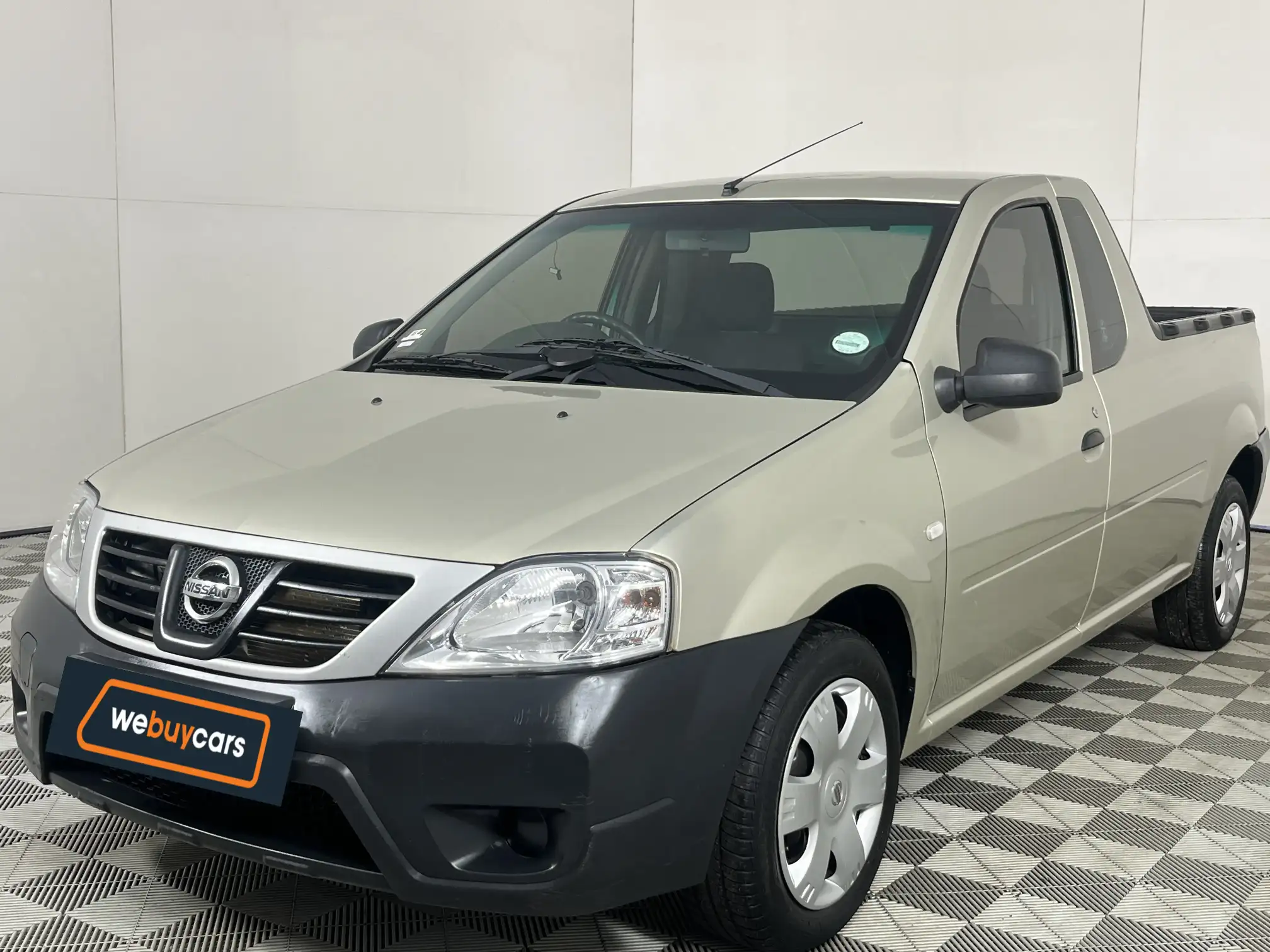 2023 Nissan NP200