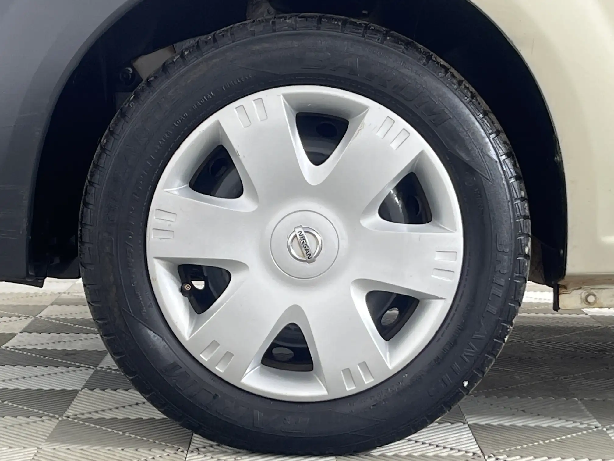 Nissan NP200
