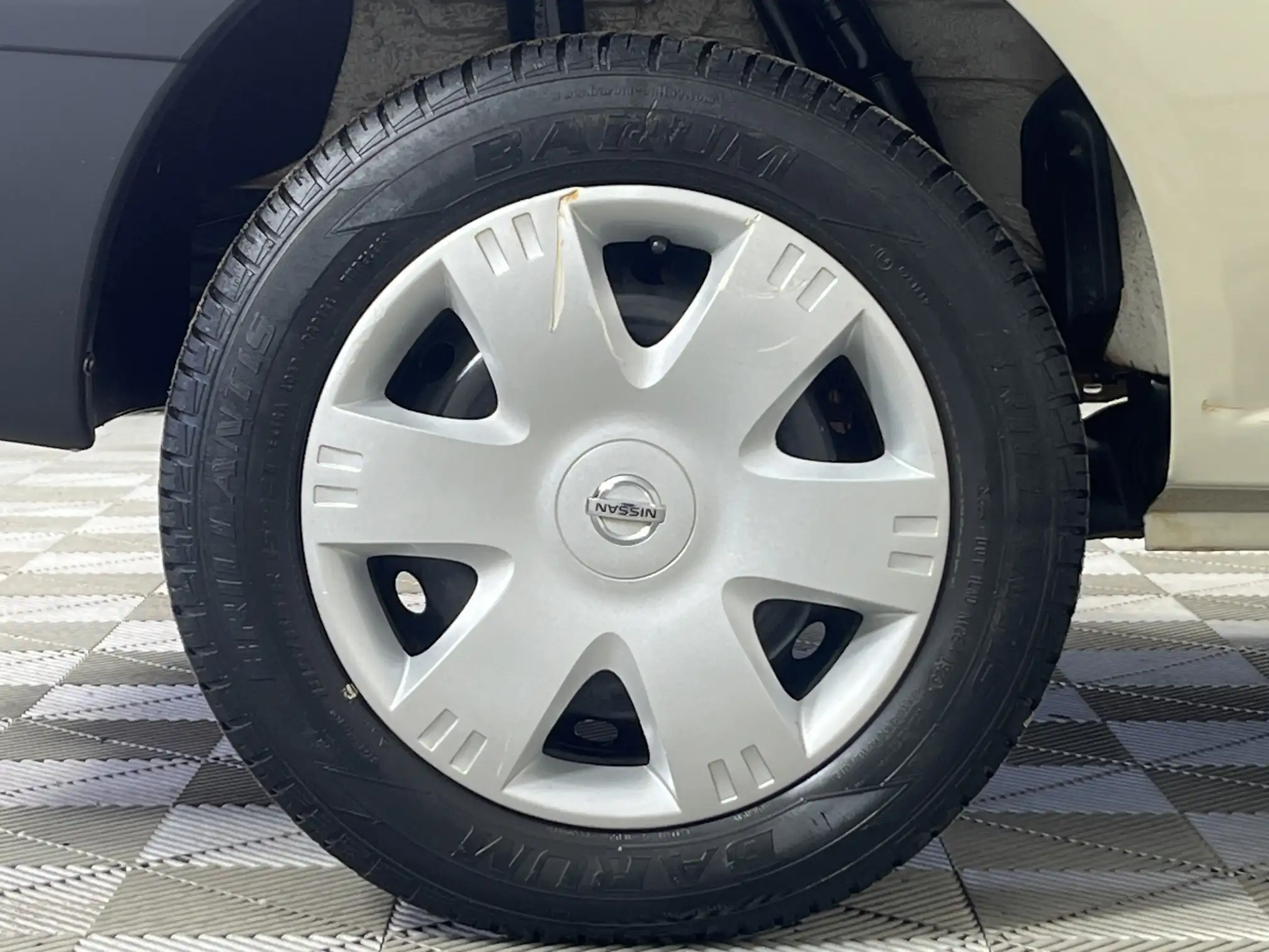 Nissan NP200