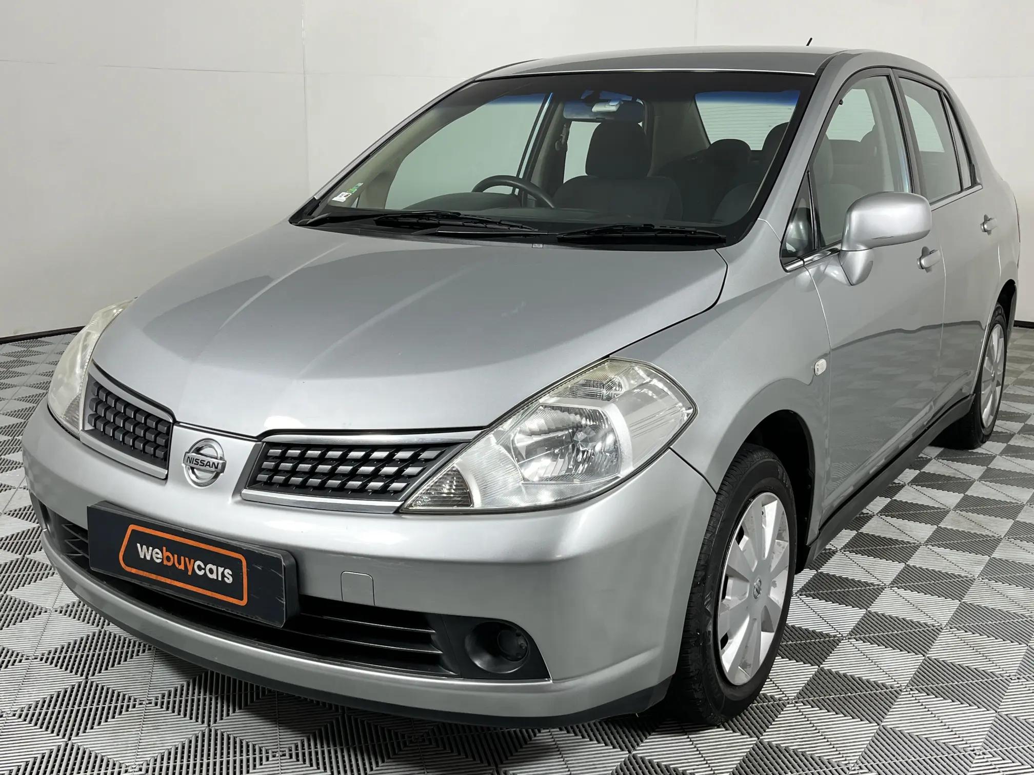 Nissan Tiida 1.6 Visia+ Sedan