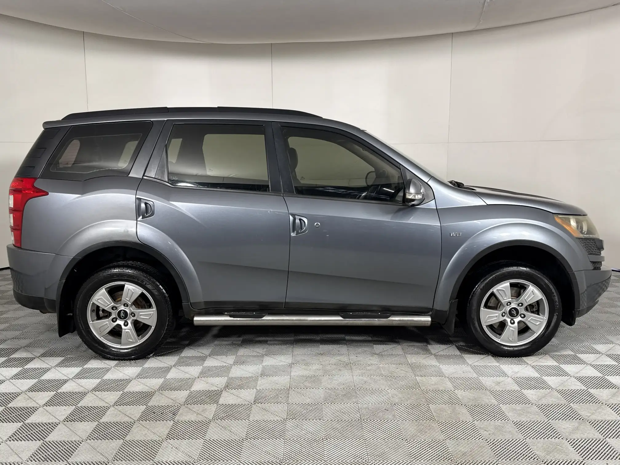 Mahindra XUV