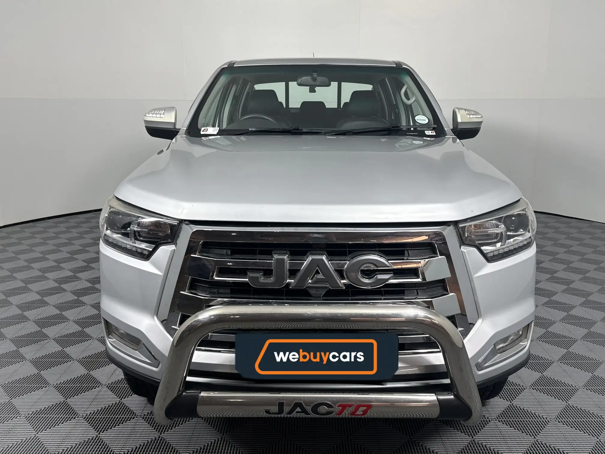 JAC T8
