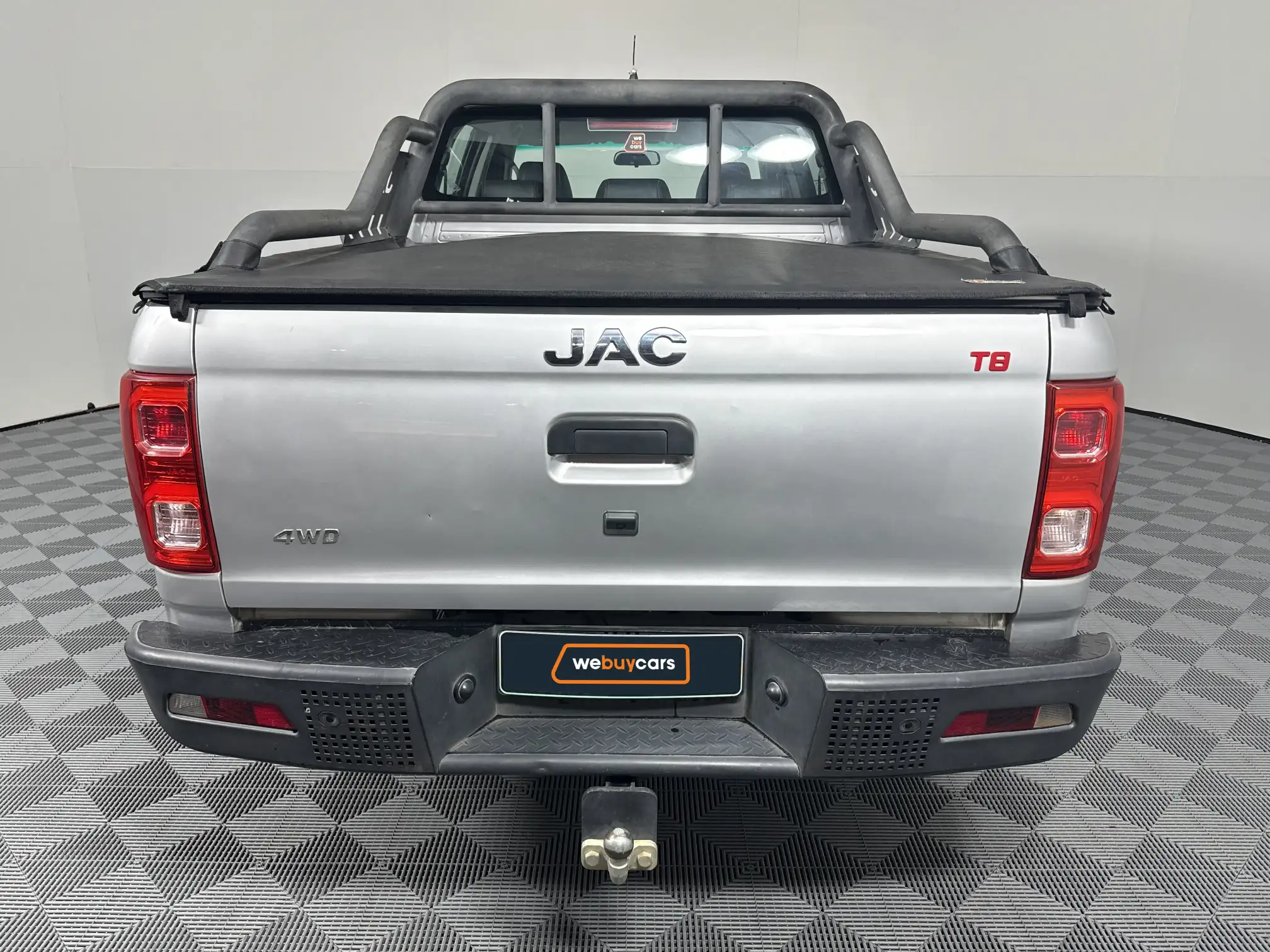 JAC T8