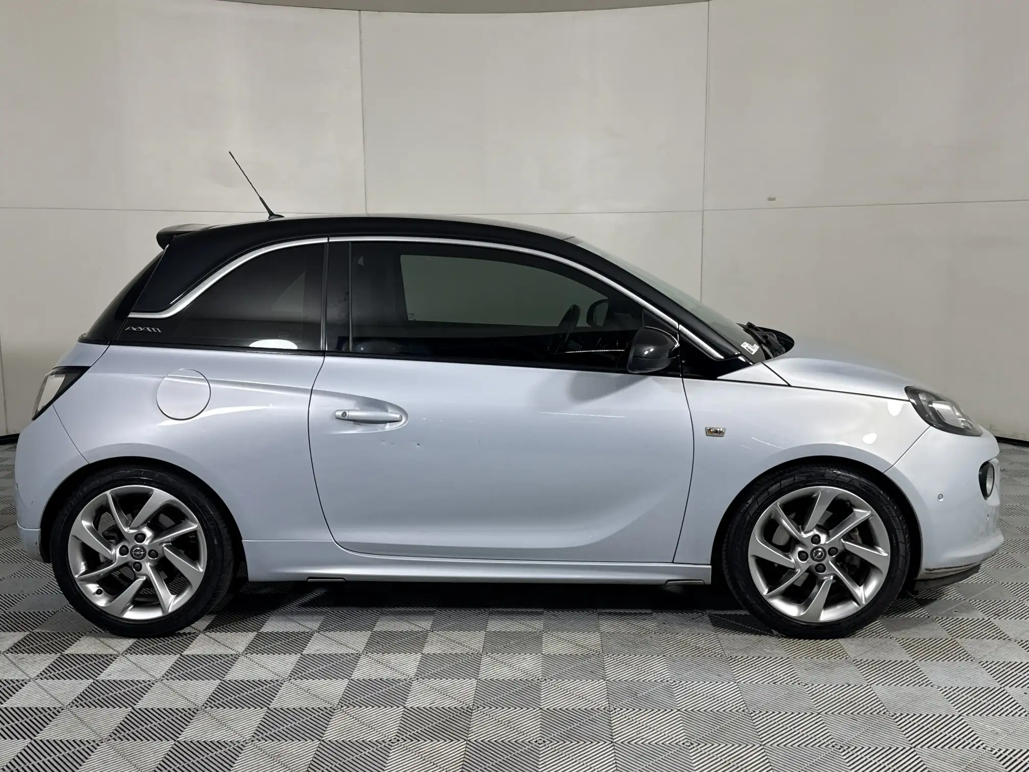 Opel Adam