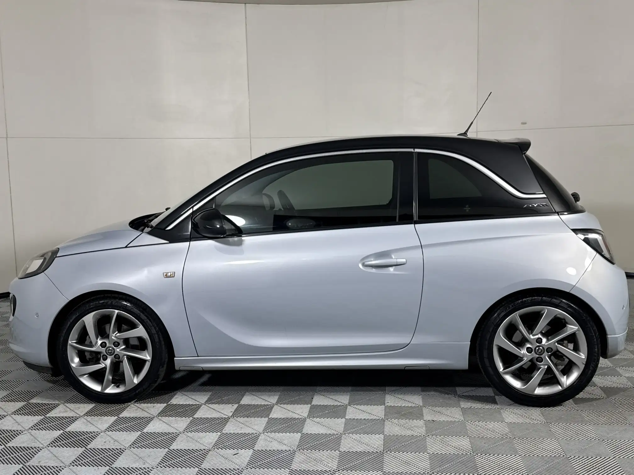 Opel Adam