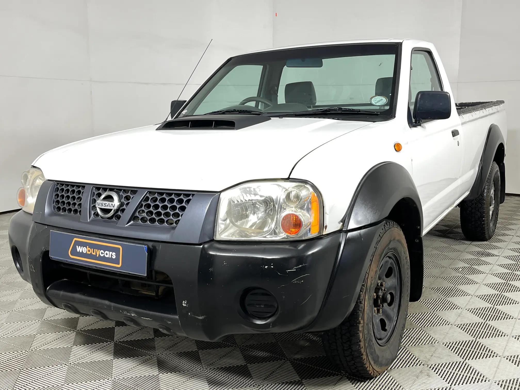 Nissan Hardbody NP300 2.5 TDi LWB 4X4 for sale - R 120 900 | Carfind.co.za