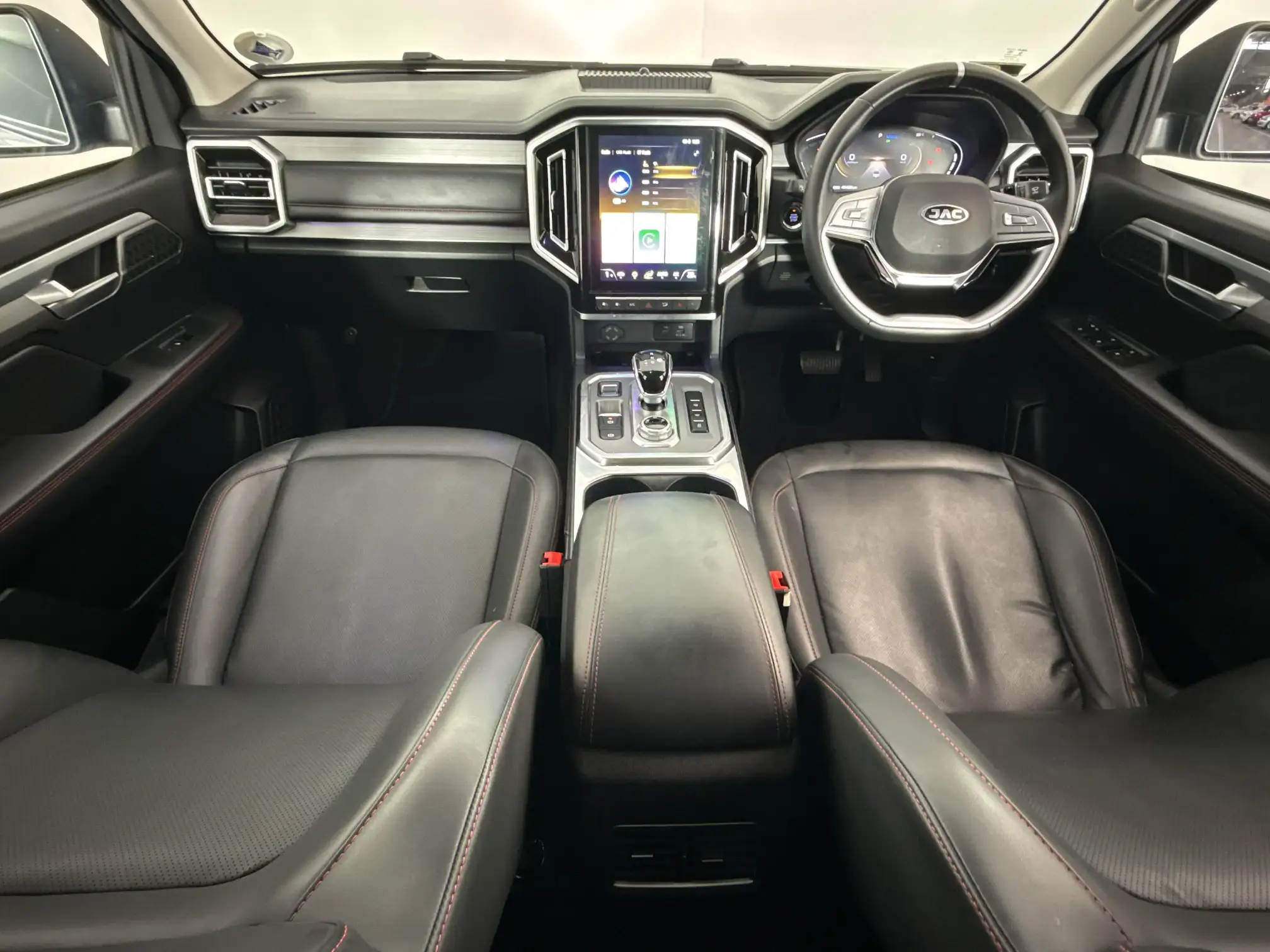 JAC T8
